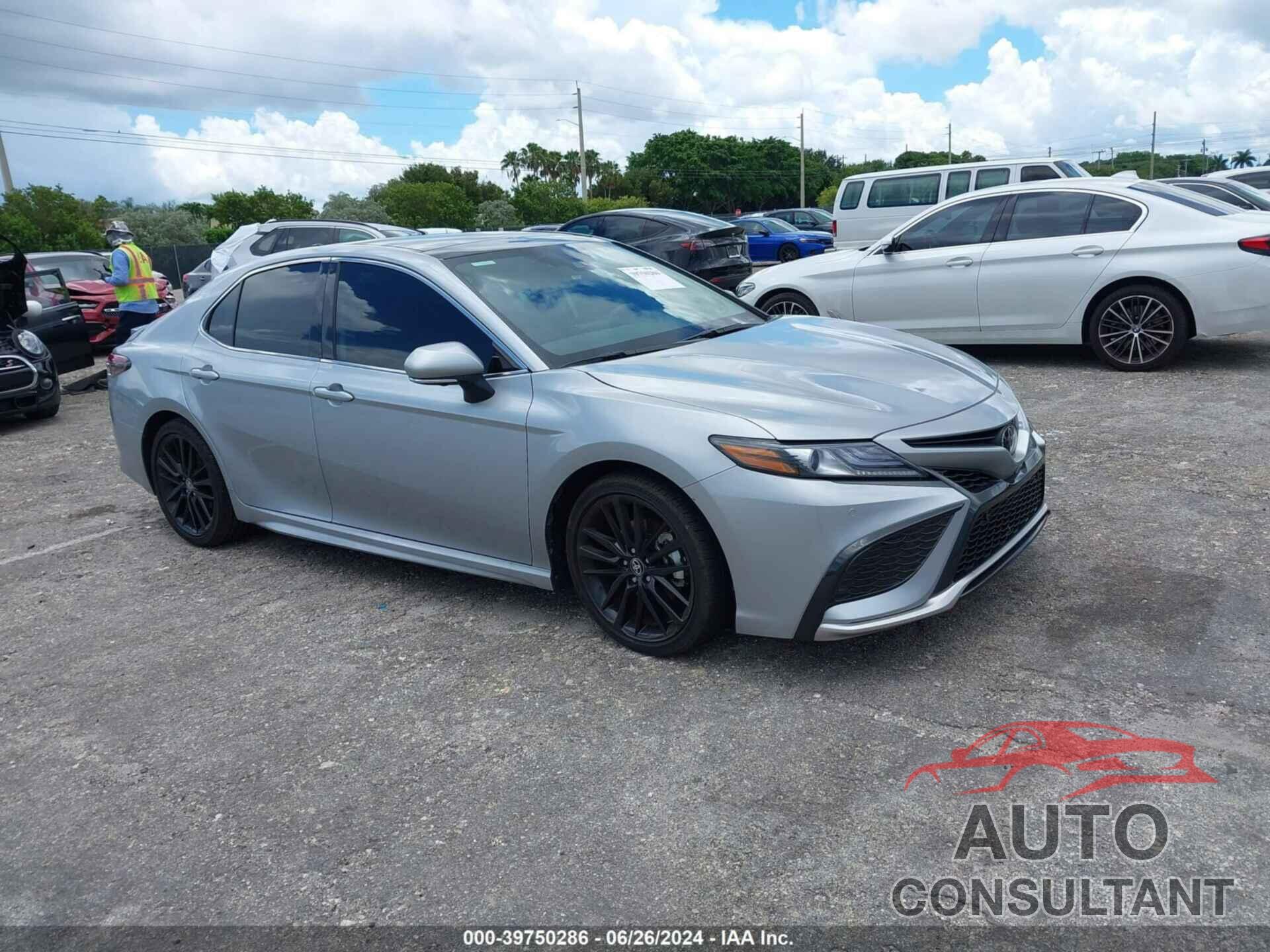 TOYOTA CAMRY 2024 - 4T1KZ1AK3RU090301