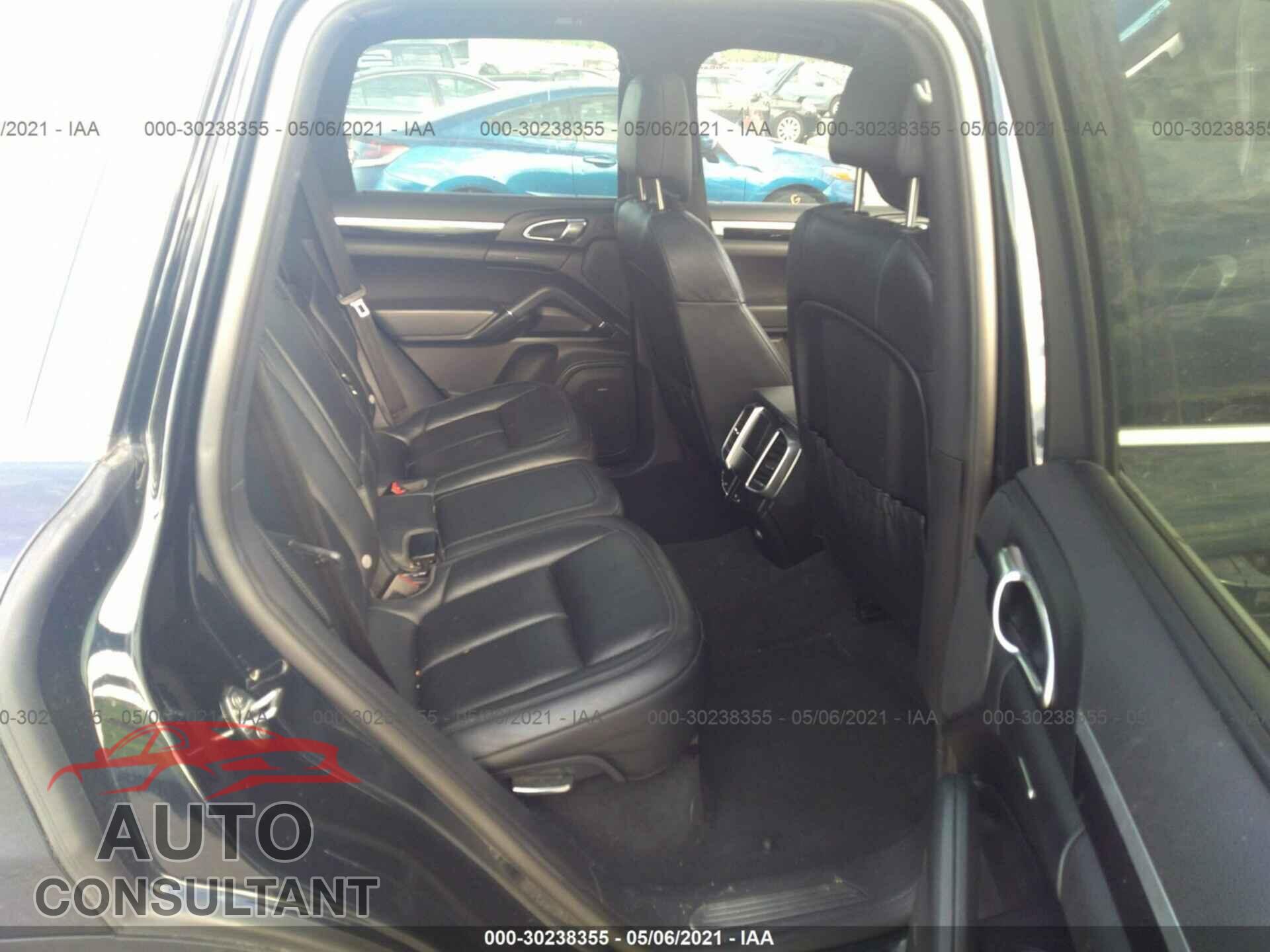 PORSCHE CAYENNE 2016 - WP1AA2A29GLA02379