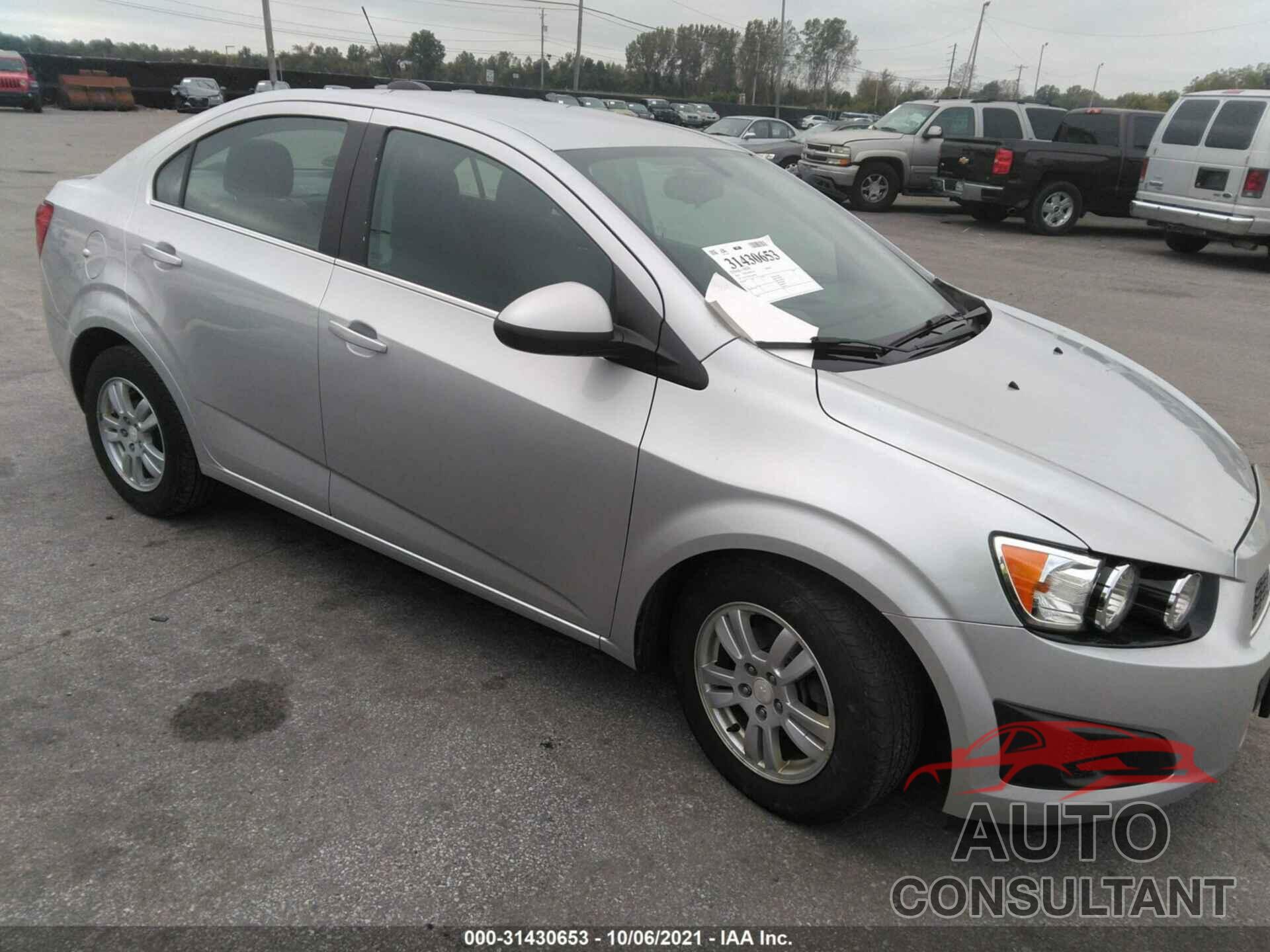 CHEVROLET SONIC 2016 - 1G1JC5SH2G4164468