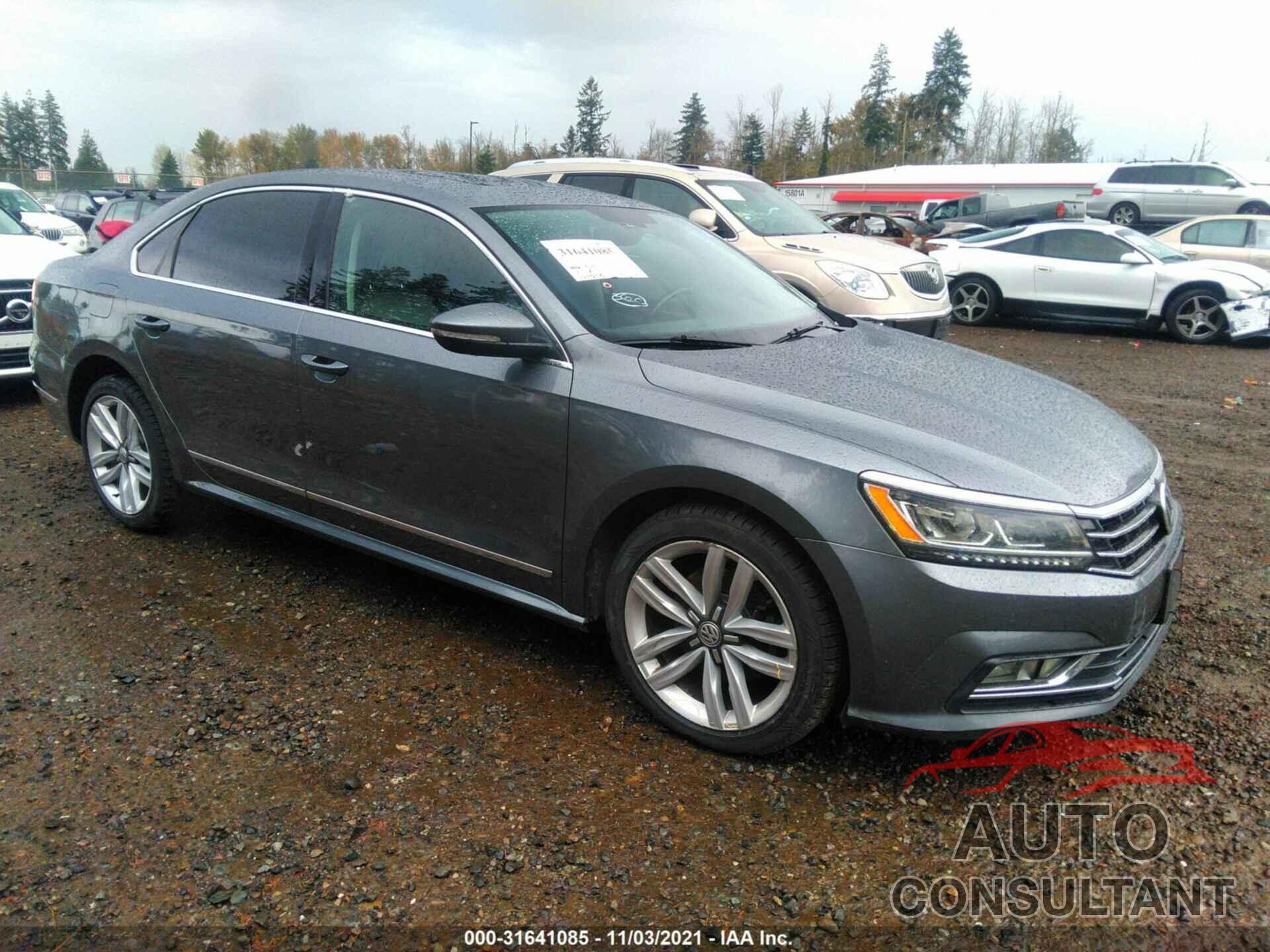 VOLKSWAGEN PASSAT 2017 - 1VWGT7A30HC040223