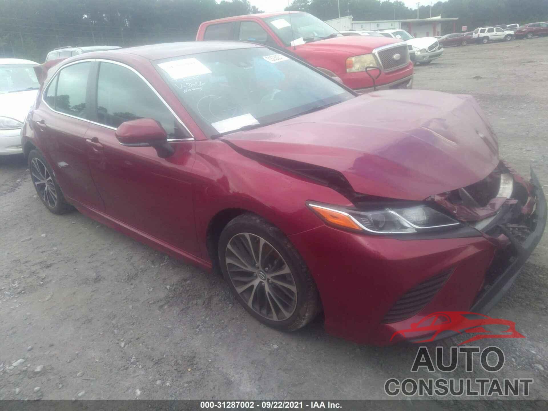 TOYOTA CAMRY 2018 - 4T1B11HK6JU573556