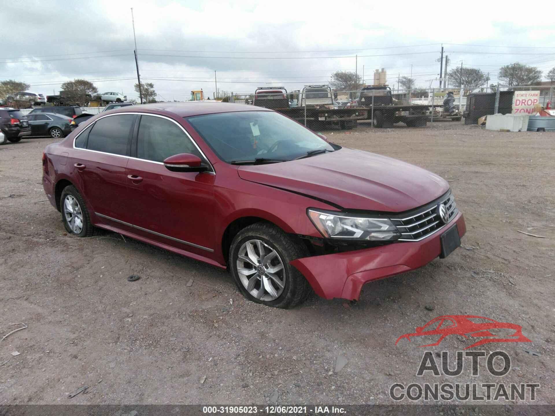 VOLKSWAGEN PASSAT 2017 - 1VWAT7A33HC028556