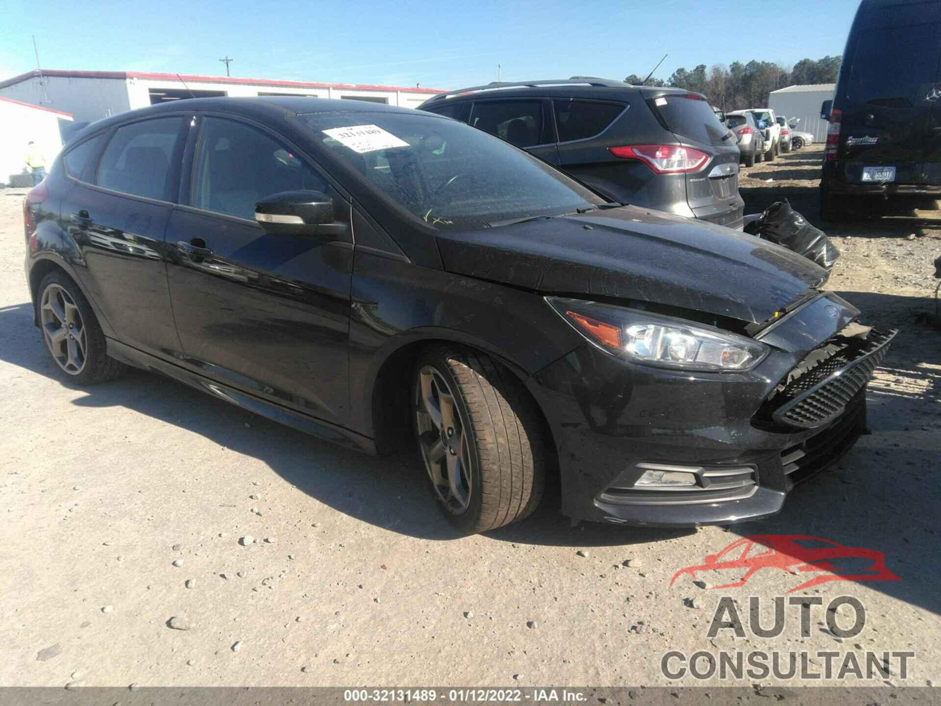 FORD FOCUS 2018 - 1FADP3L94JL213337