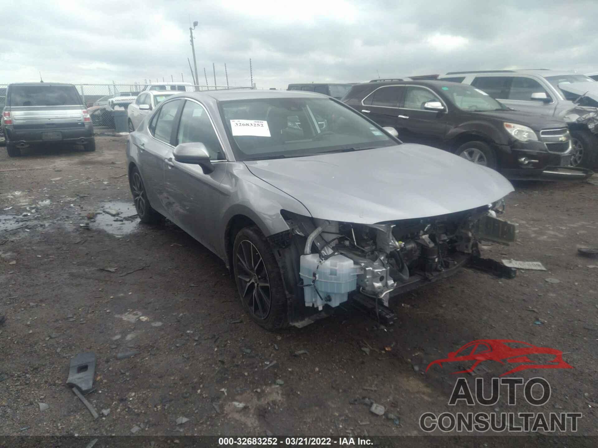 TOYOTA CAMRY 2021 - 4T1G11AK6MU550251