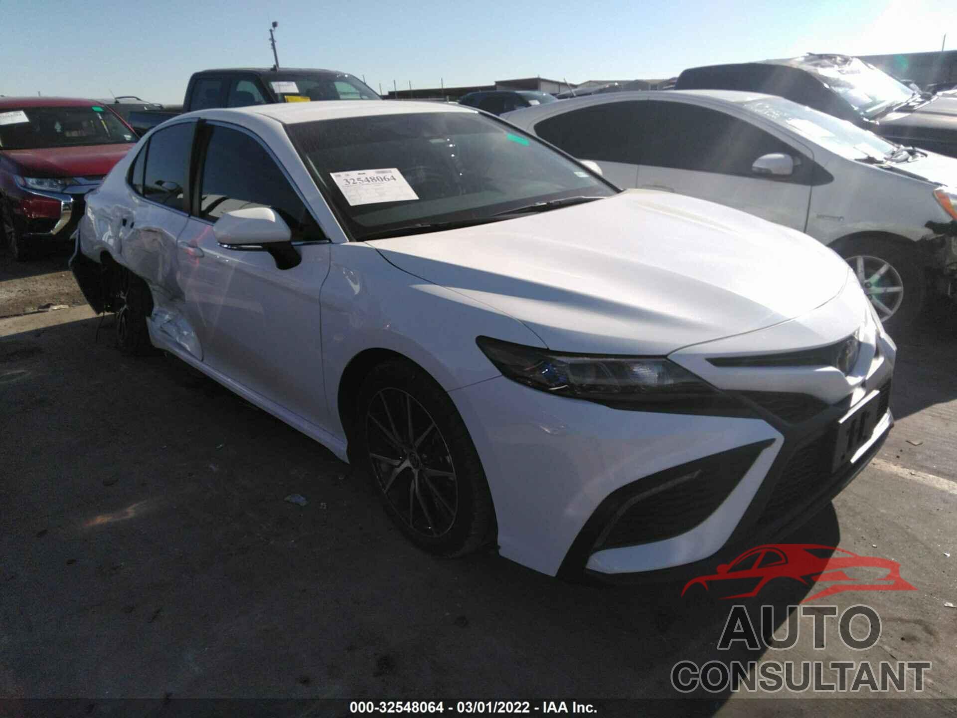 TOYOTA CAMRY 2022 - 4T1T11AK6NU624431