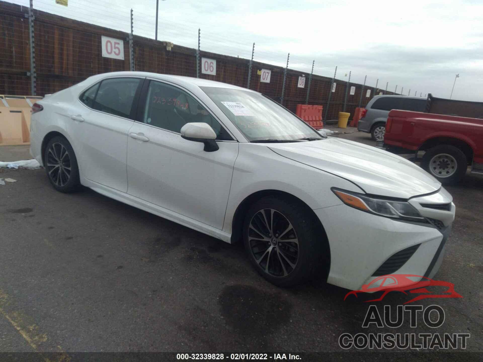 TOYOTA CAMRY 2020 - 4T1G11AK4LU348023