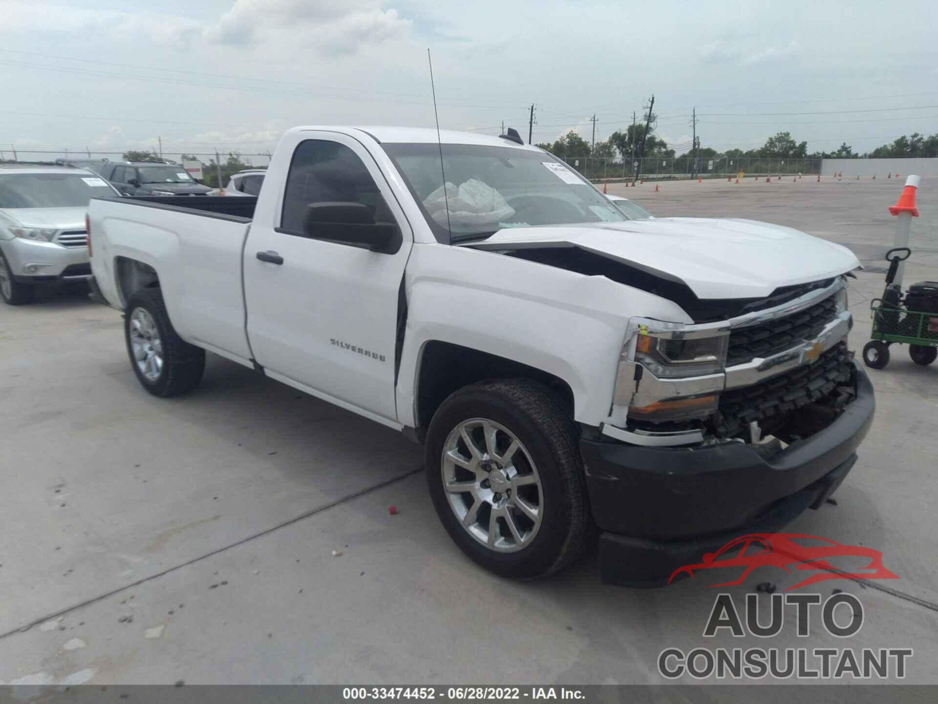 CHEVROLET SILVERADO 1500 2018 - 1GCNCNEC2JZ271037