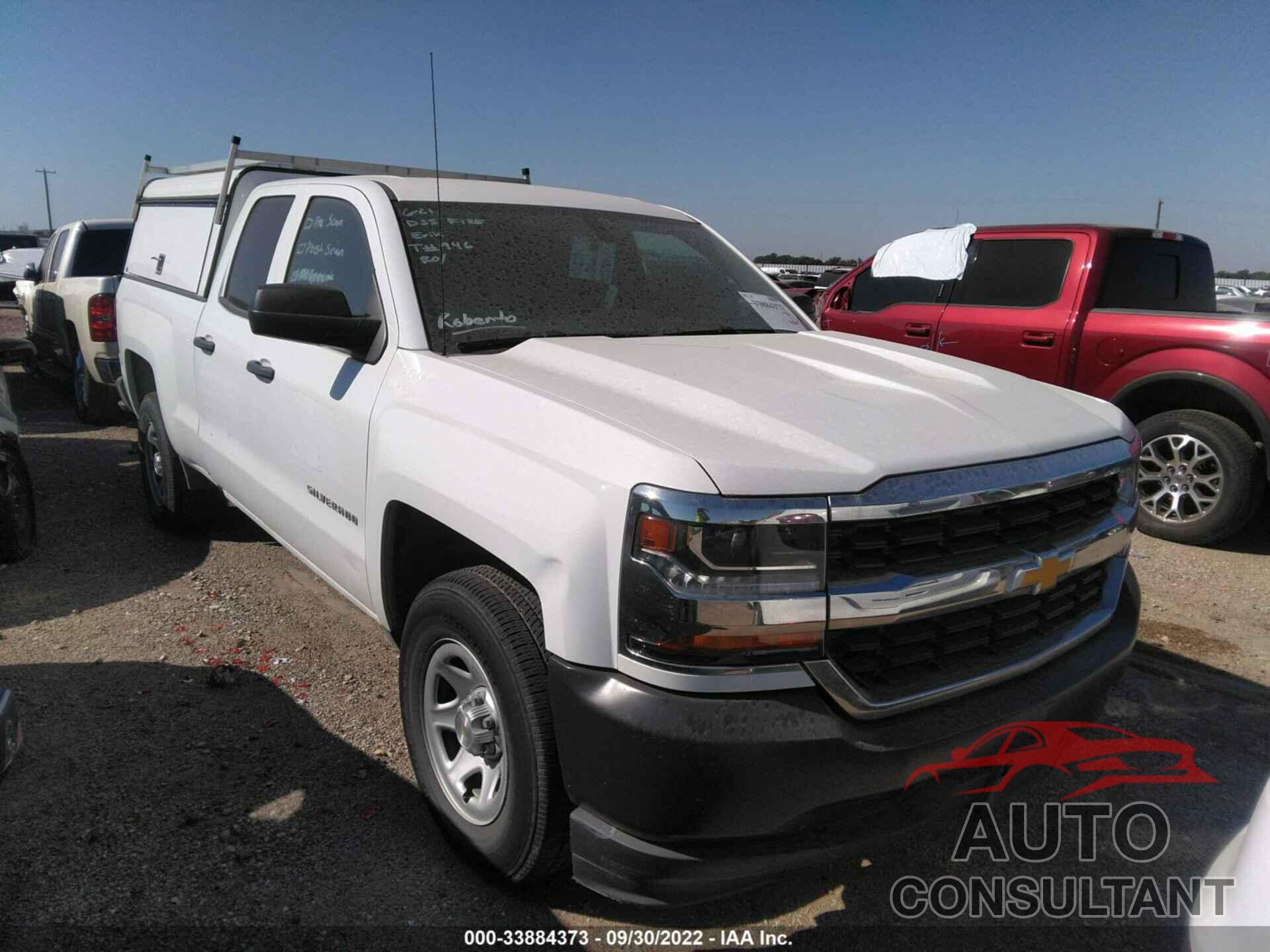 CHEVROLET SILVERADO 1500 2018 - 1GCRCNEH1JZ261497