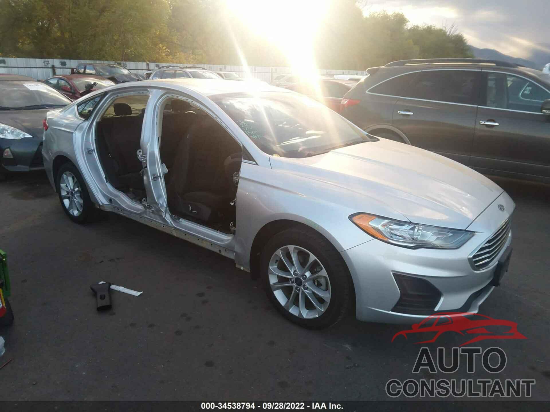 FORD FUSION HYBRID 2019 - 3FA6P0LU8KR121341