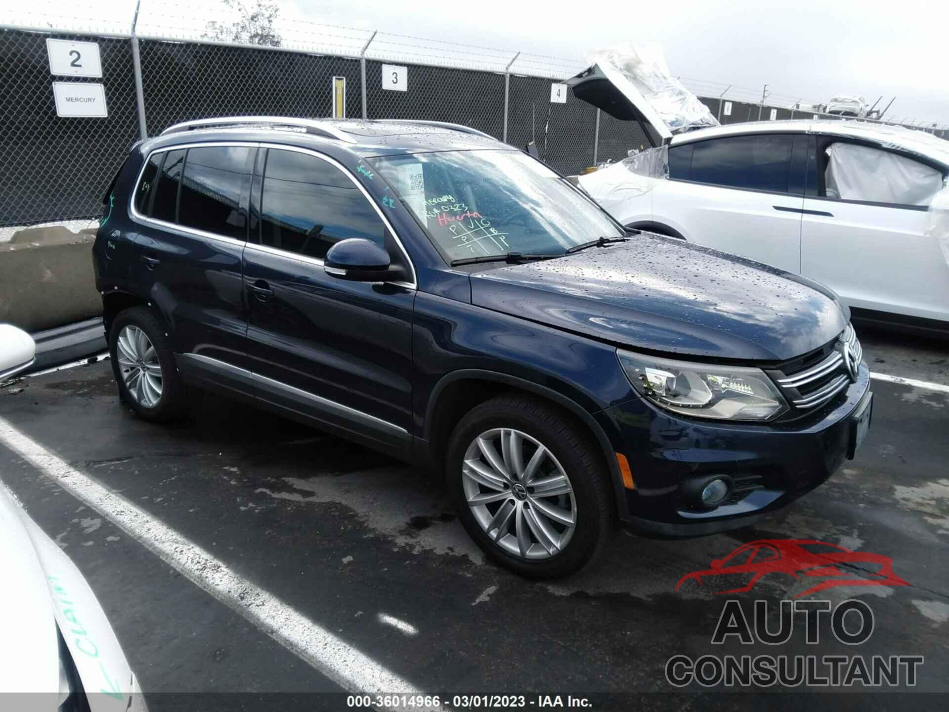 VOLKSWAGEN TIGUAN 2016 - WVGAV7AX8GW575301