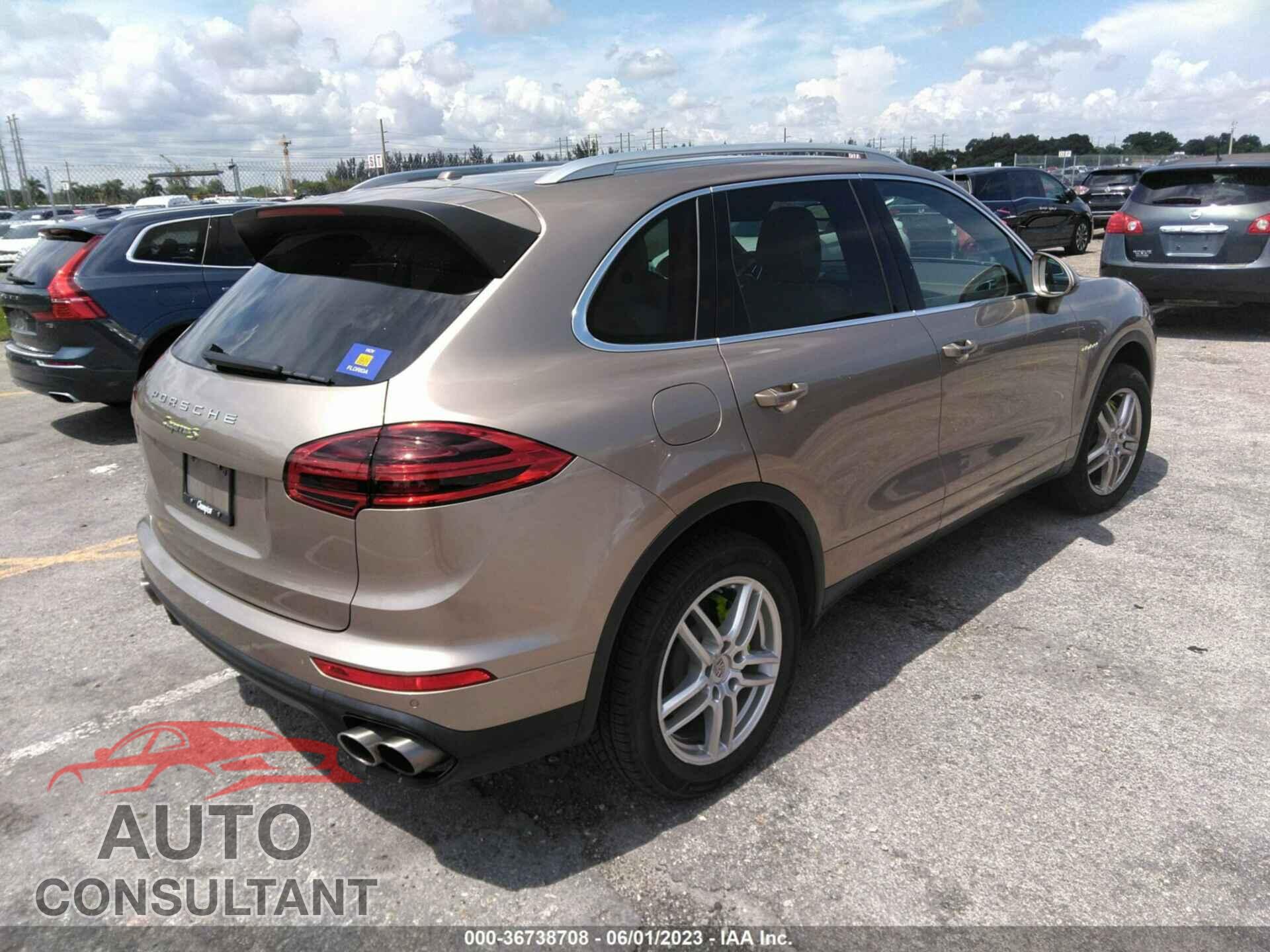 PORSCHE CAYENNE 2017 - WP1AE2A22HLA75373