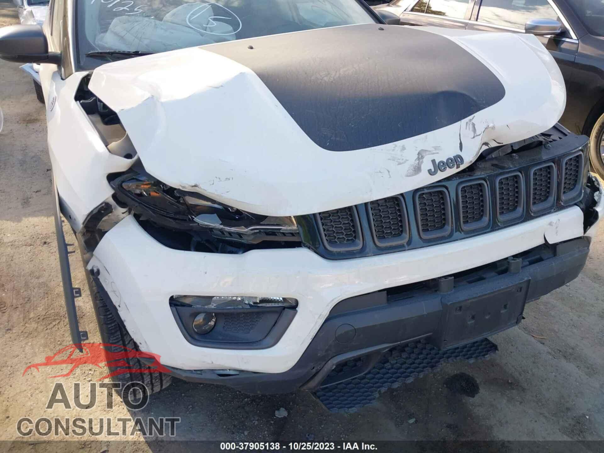 JEEP COMPASS 2018 - 3C4NJDDB1JT201626