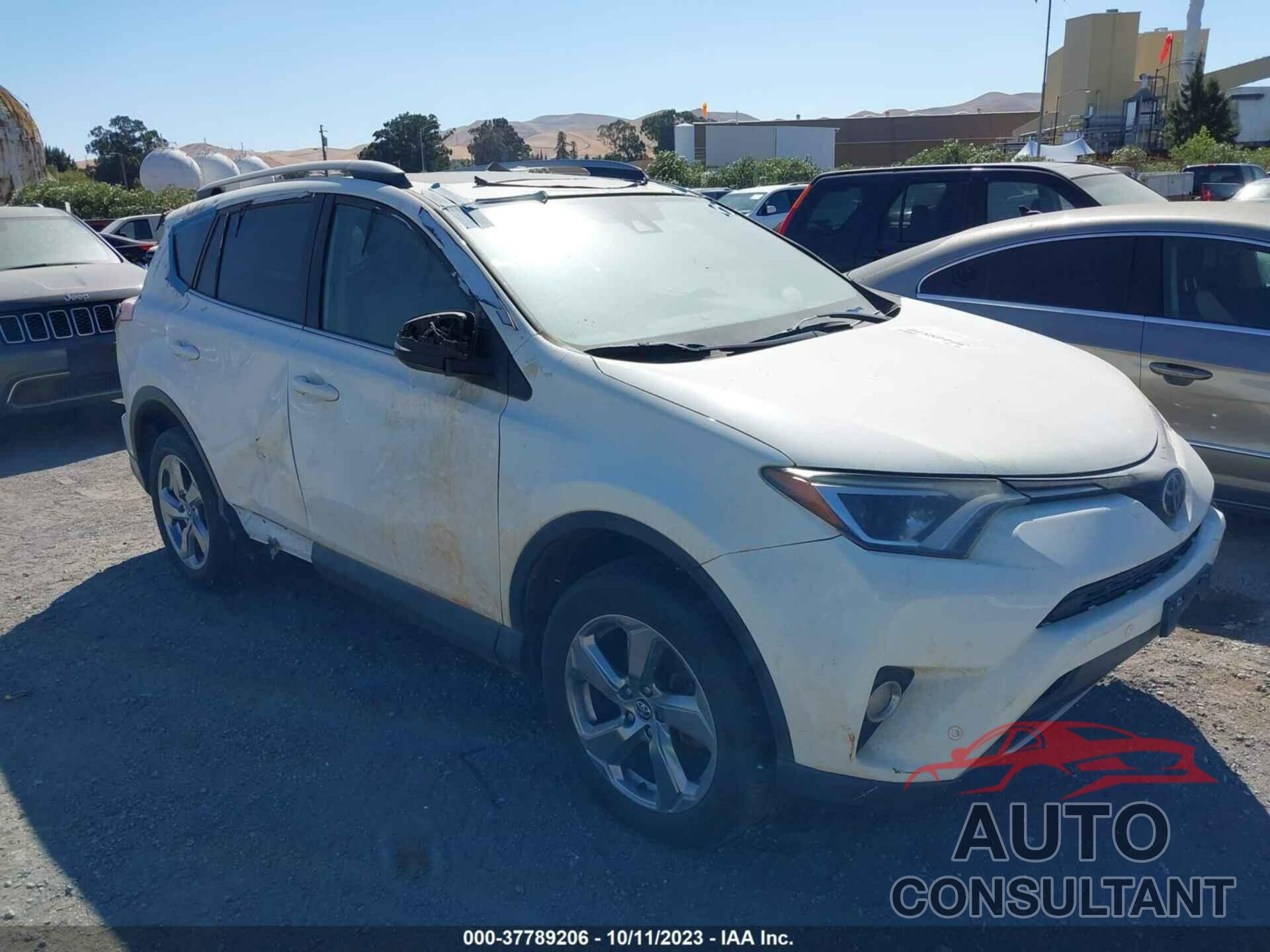 TOYOTA RAV4 2017 - JTMWFREV6HJ101311