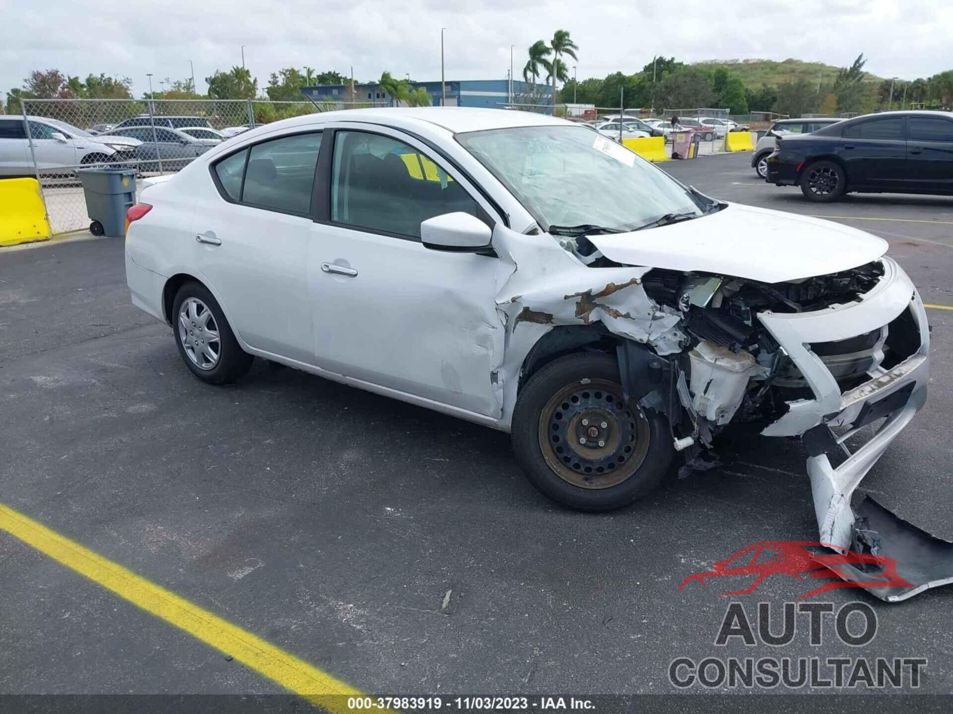 NISSAN VERSA 2019 - 3N1CN7AP5KL843087