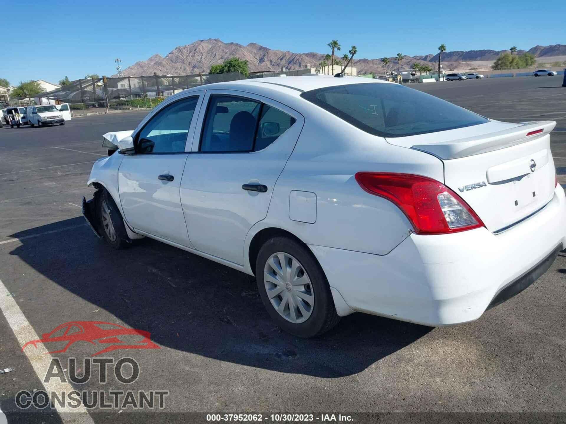 NISSAN VERSA 2017 - 3N1CN7AP1HL852359