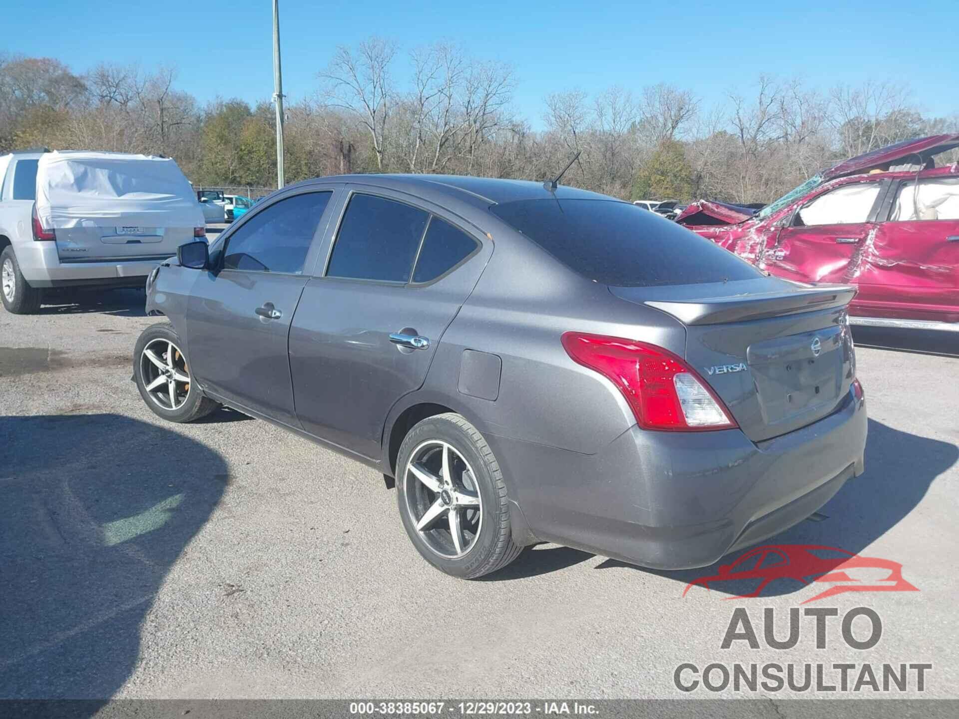 NISSAN VERSA 2018 - 3N1CN7AP5JL800044