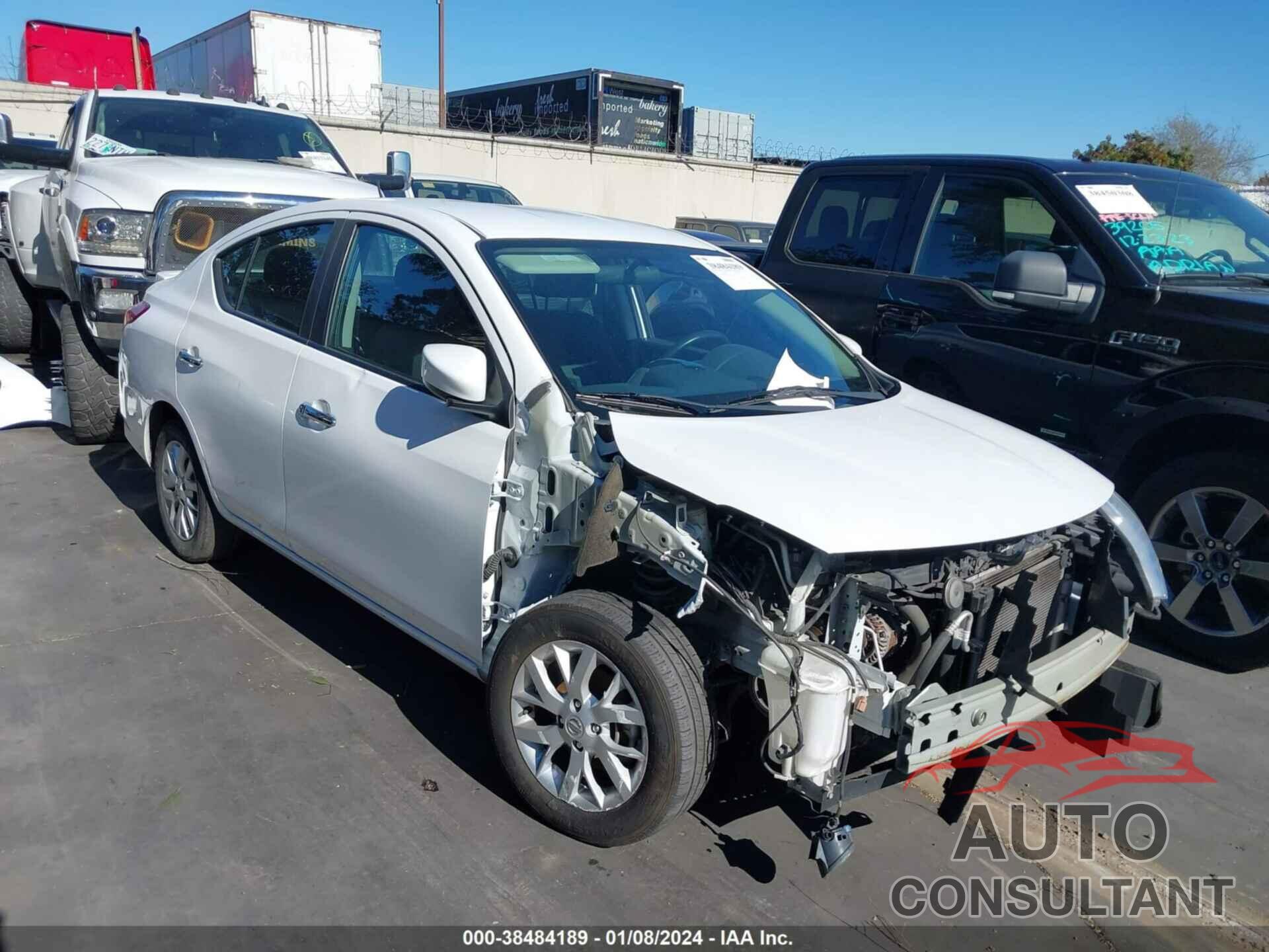 NISSAN VERSA 2018 - 3N1CN78P8JL866443