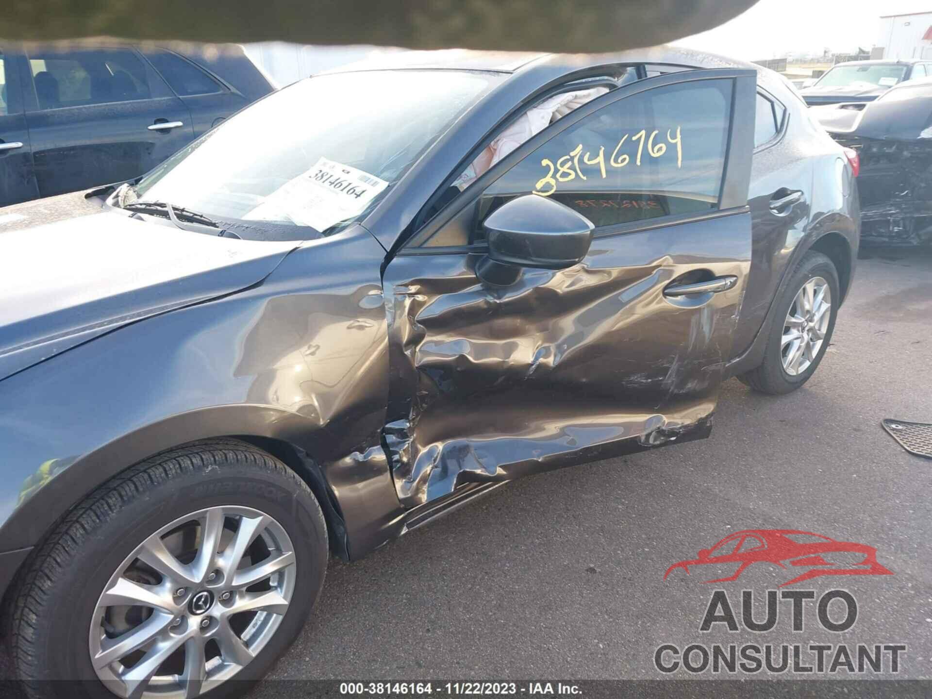 MAZDA MAZDA3 5-DOOR 2017 - 3MZBN1K71HM112810