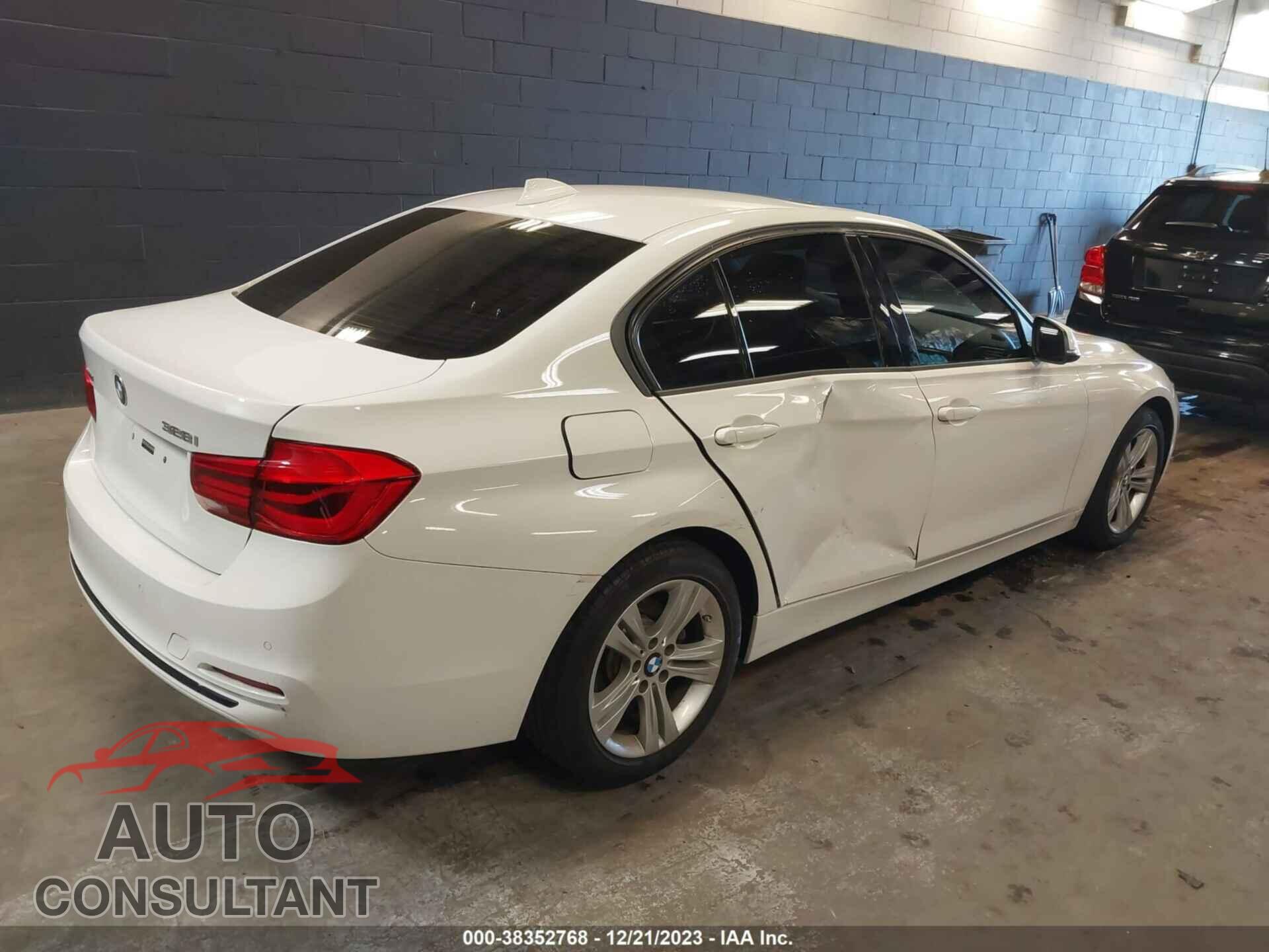 BMW 328I 2016 - WBA8E3G52GNU00353