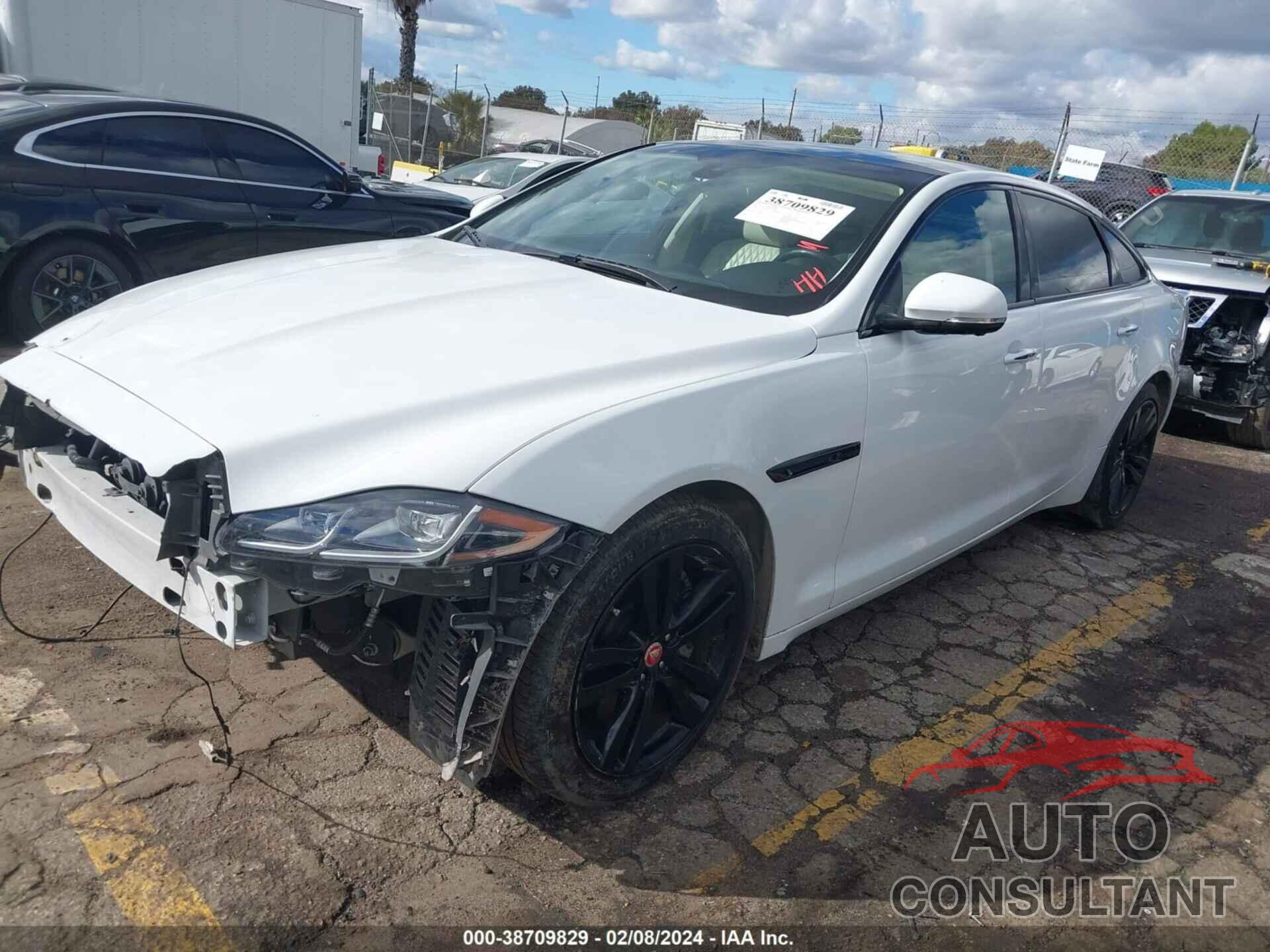 JAGUAR XJ 2016 - SAJWA2G78G8V99264