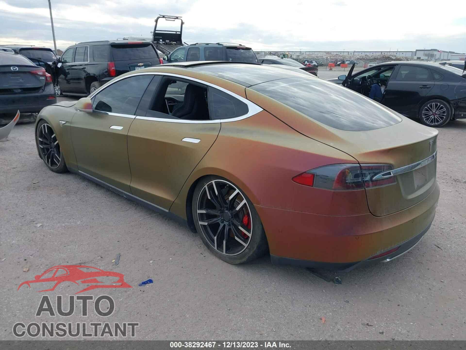 TESLA MODEL S 2016 - 5YJSA1E40GF120206