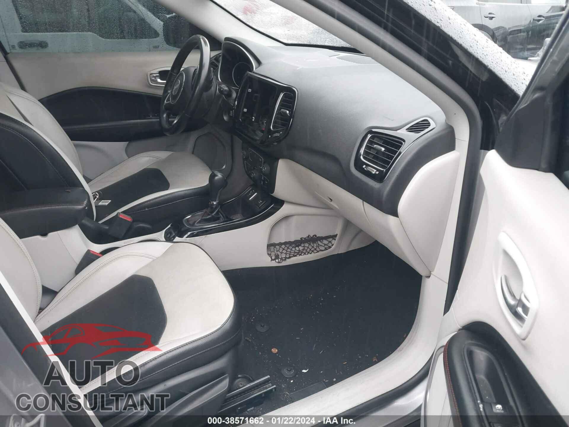 JEEP COMPASS 2020 - 3C4NJCCB0LT200739