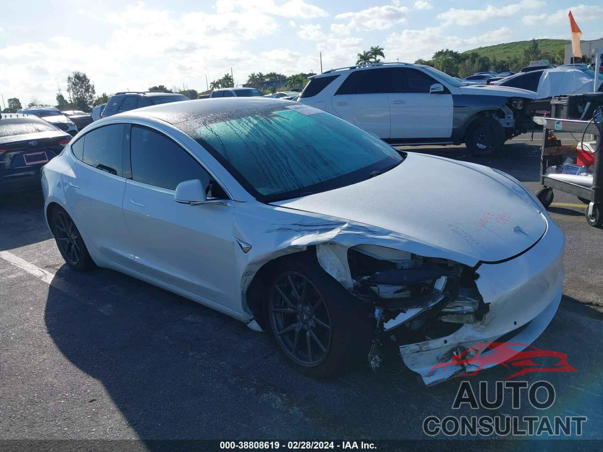 TESLA MODEL 3 2019 - 5YJ3E1EA5KF483849