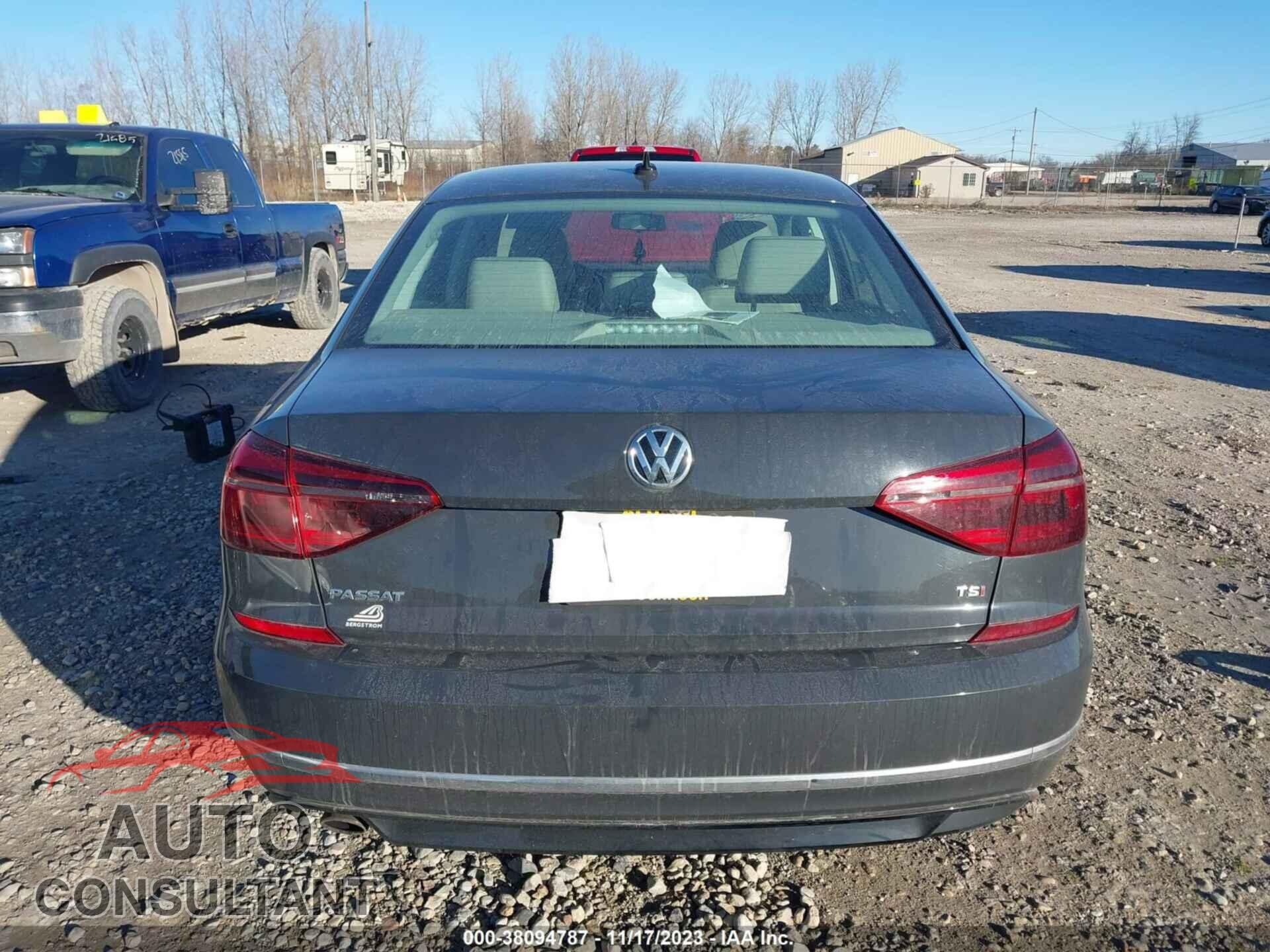 VOLKSWAGEN PASSAT 2018 - 1VWAA7A35JC001063