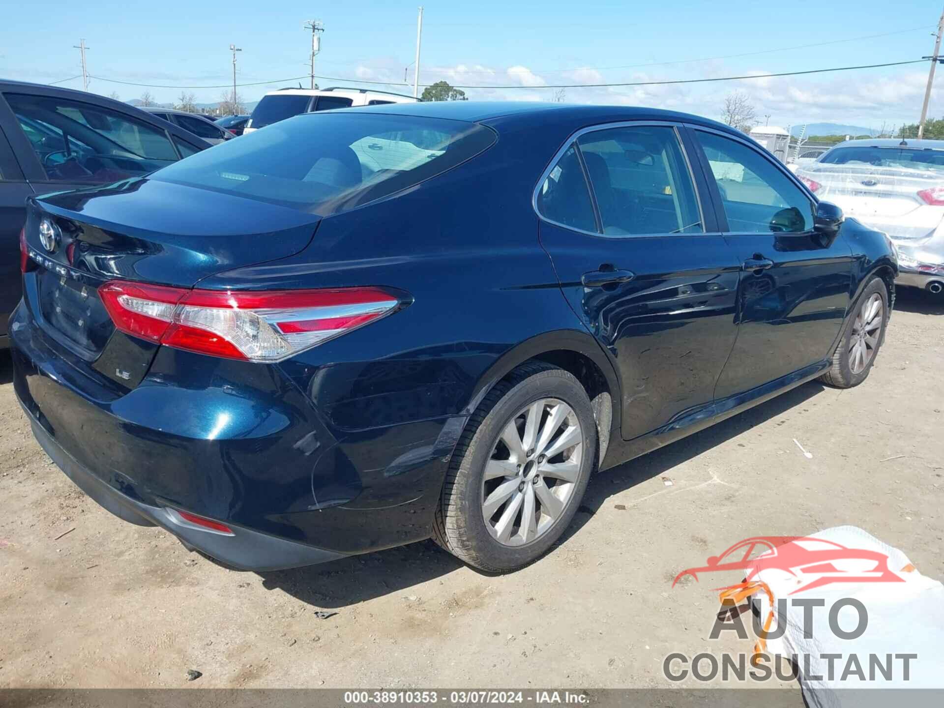 TOYOTA CAMRY 2018 - 4T1B11HK5JU599890