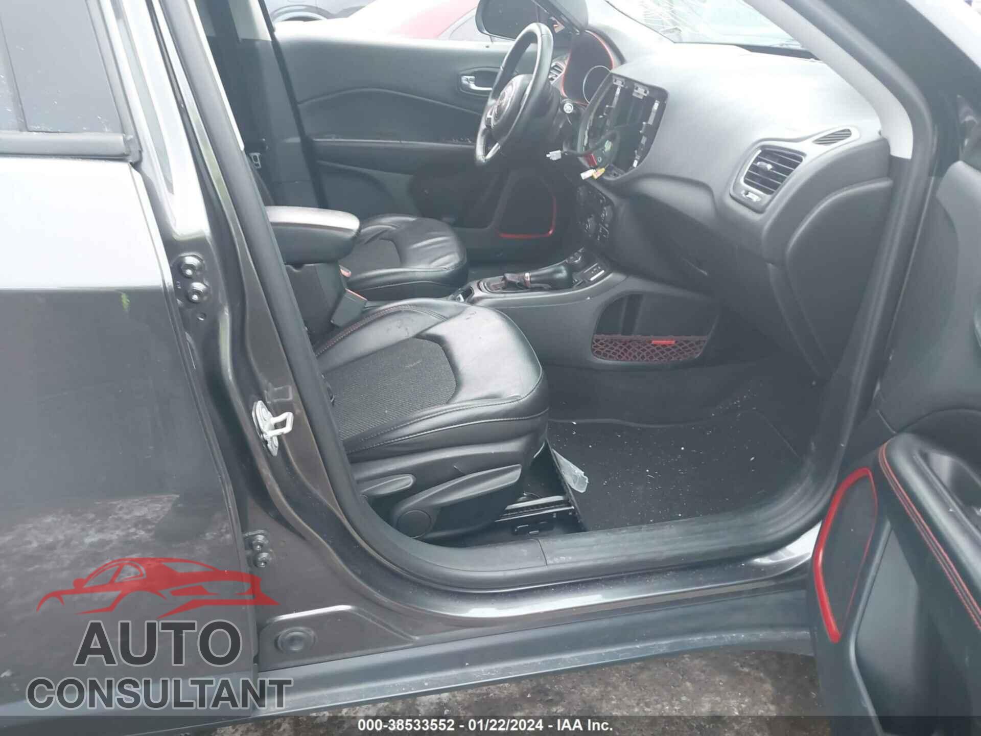 JEEP COMPASS 2018 - 3C4NJDDB2JT413046