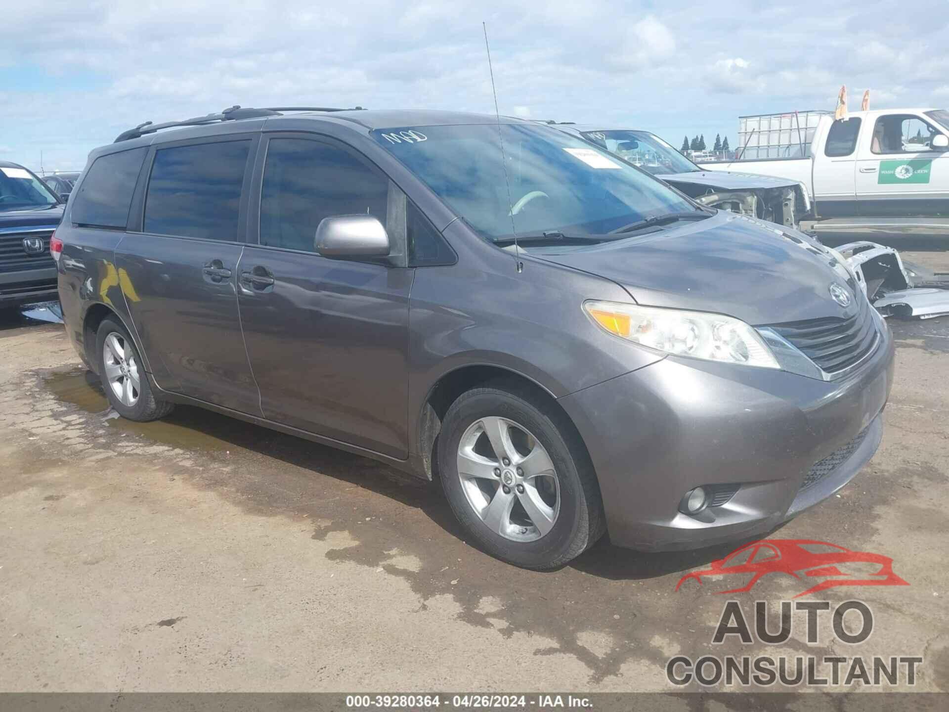 TOYOTA SIENNA 2011 - 5TDKK3DC4BS044382
