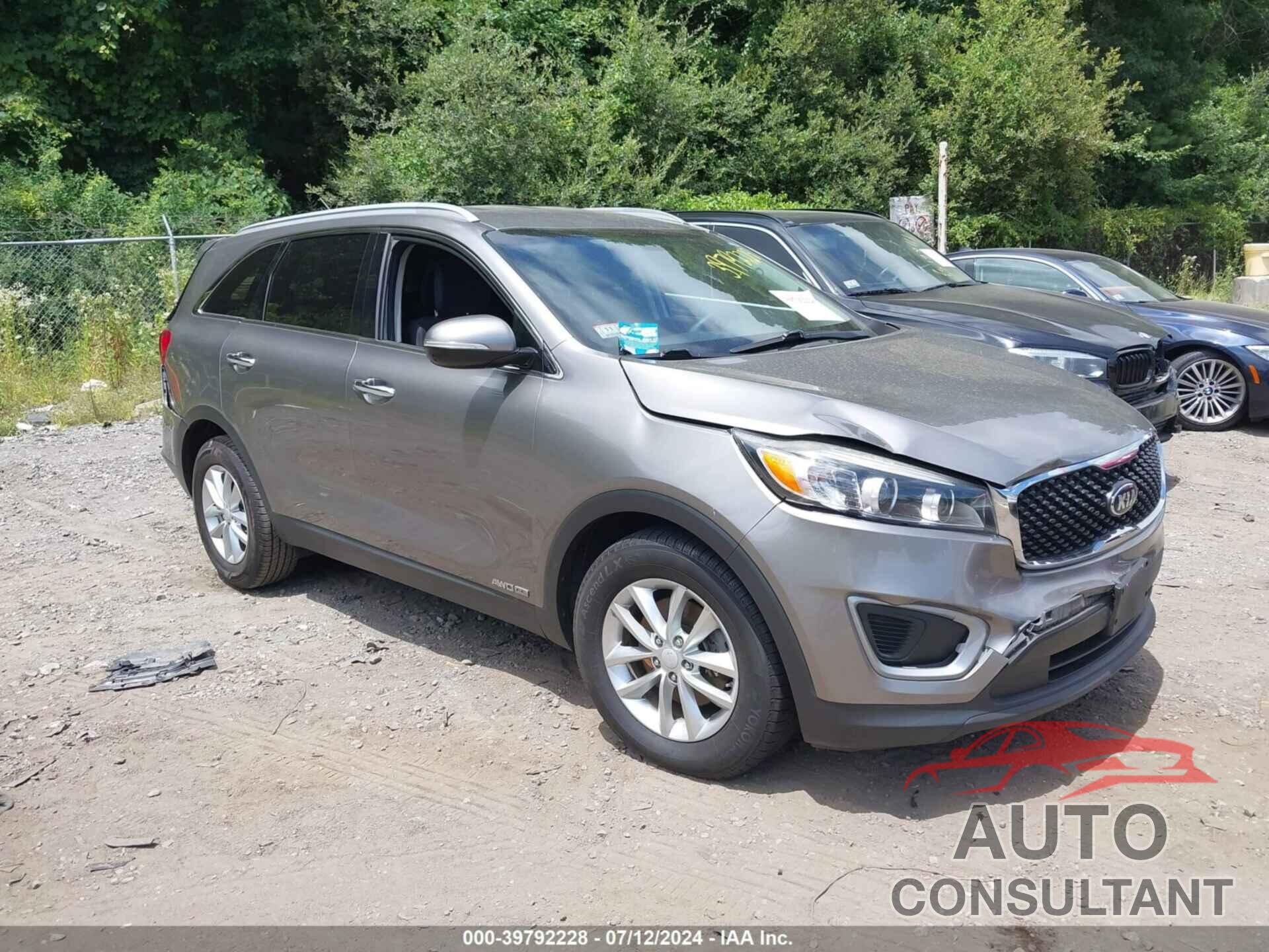 KIA SORENTO 2017 - 5XYPGDA55HG217710