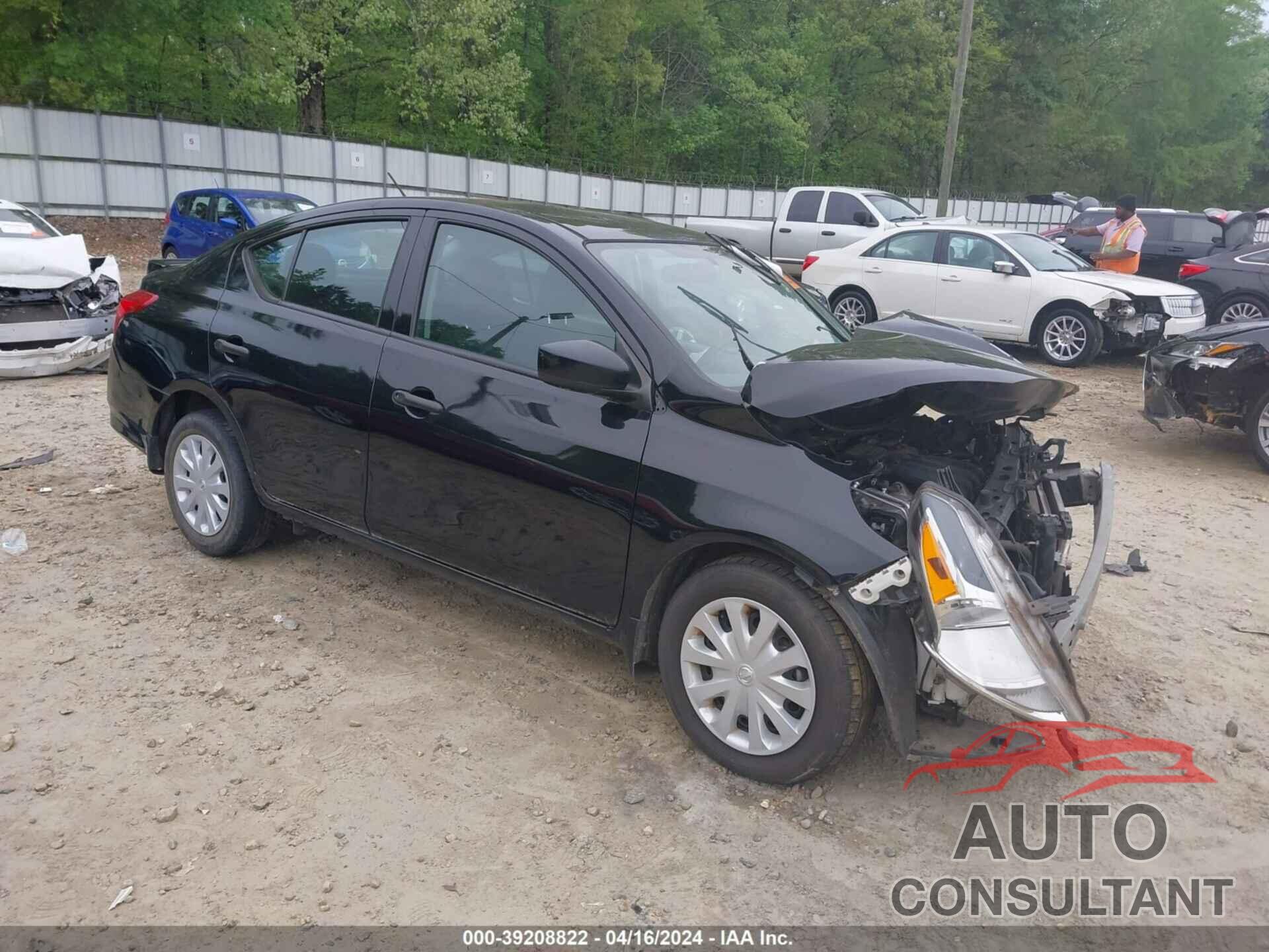 NISSAN VERSA 2018 - 3N1CN7AP7JL888207