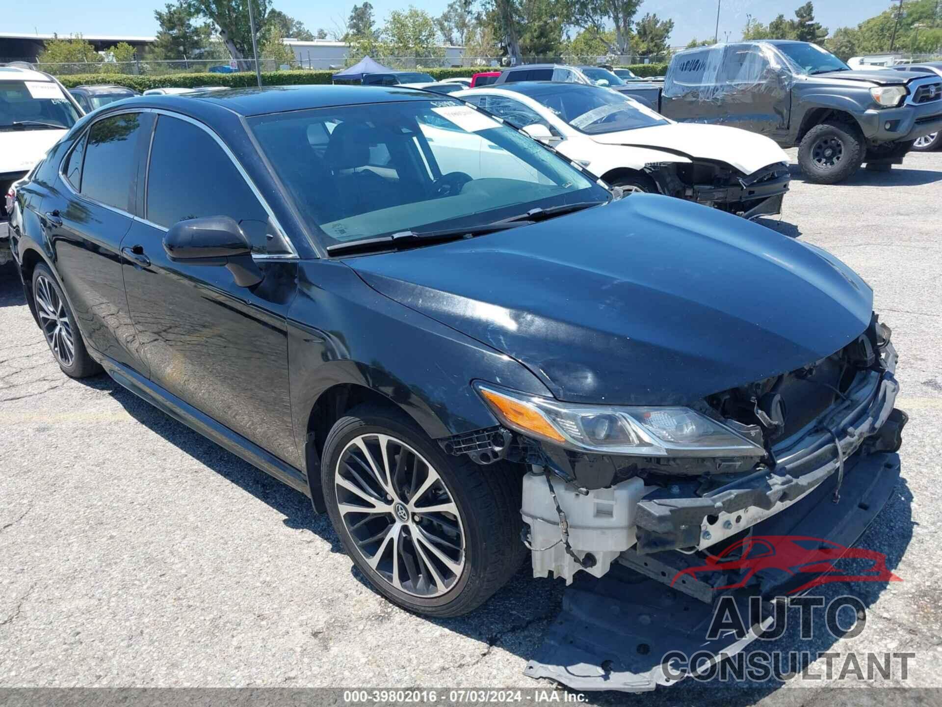 TOYOTA CAMRY 2018 - 4T1B11HK9JU626850