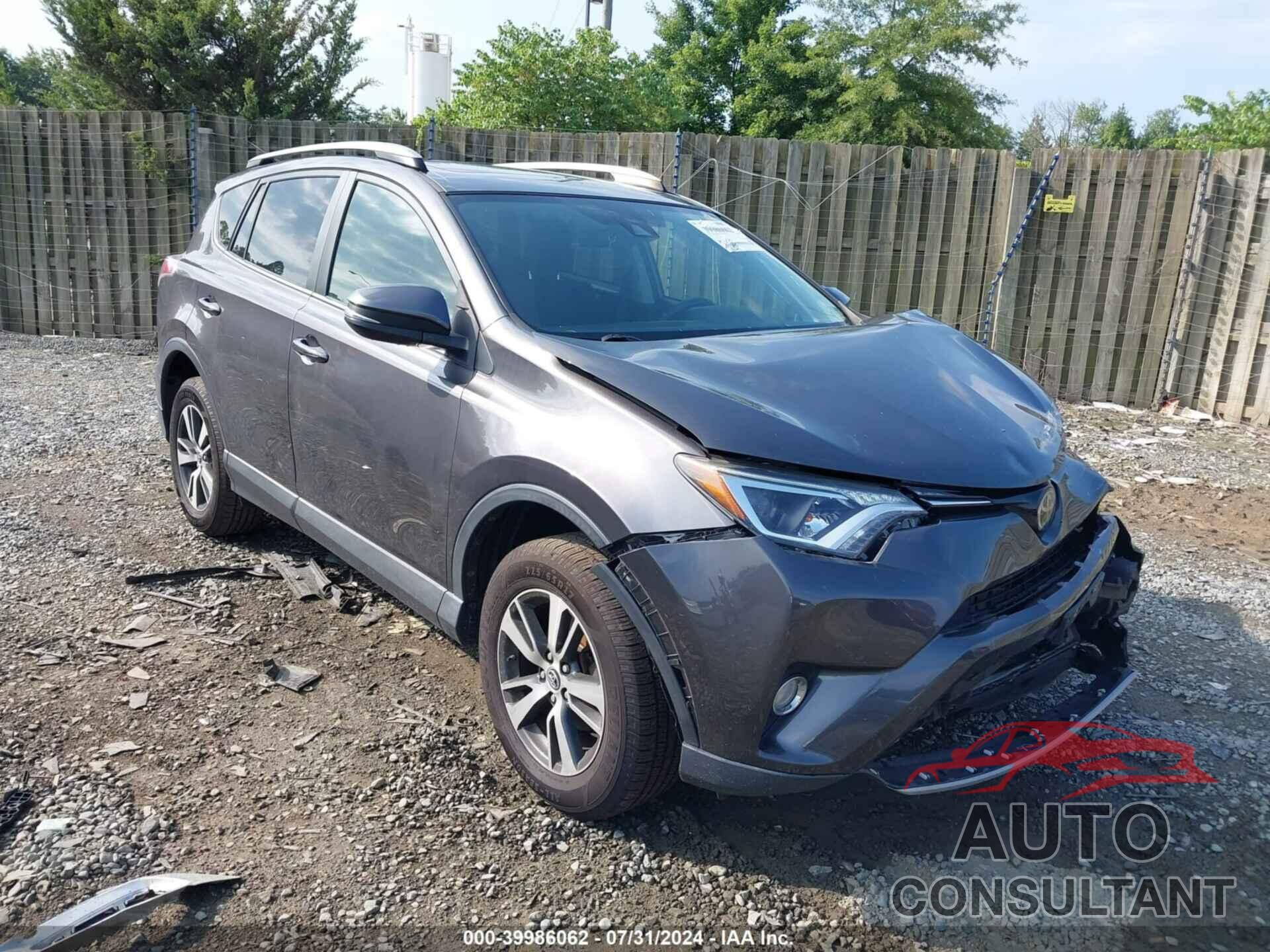 TOYOTA RAV4 2018 - JTMRFREV2JJ717543