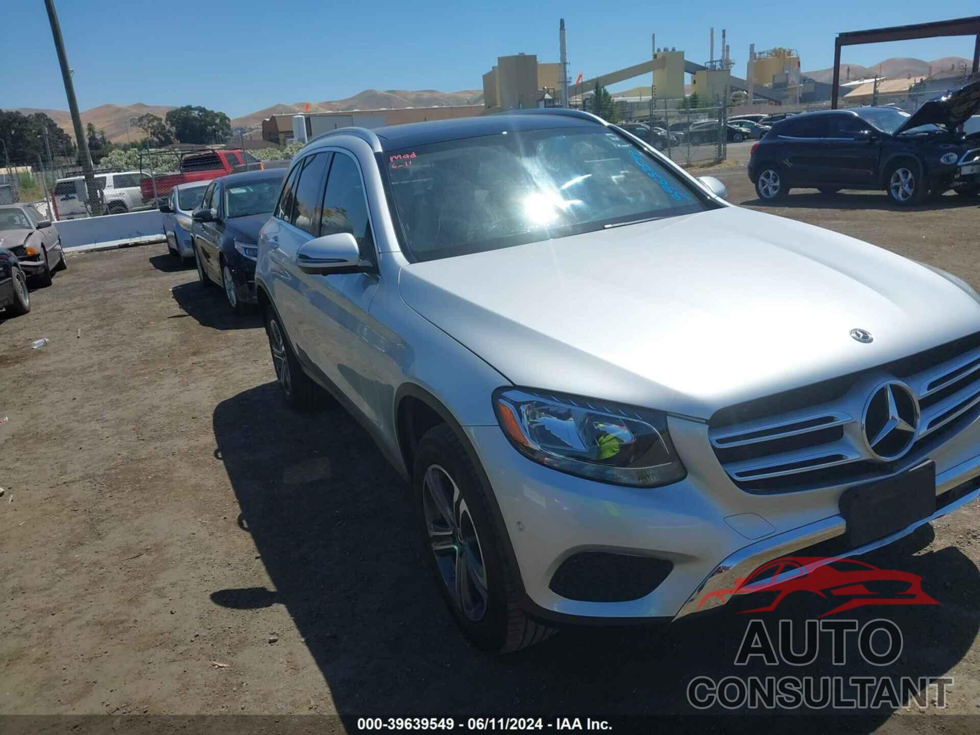 MERCEDES-BENZ GLC 300 2018 - WDC0G4KB5JV105276