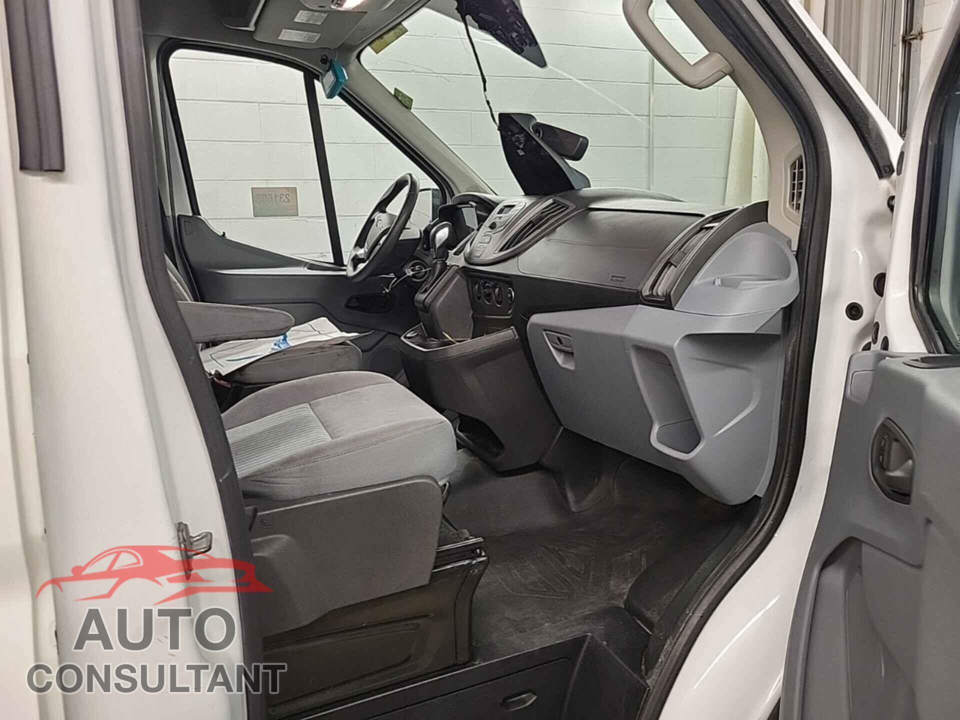FORD TRANSIT 2019 - 1FTYR2CM1KKA41005