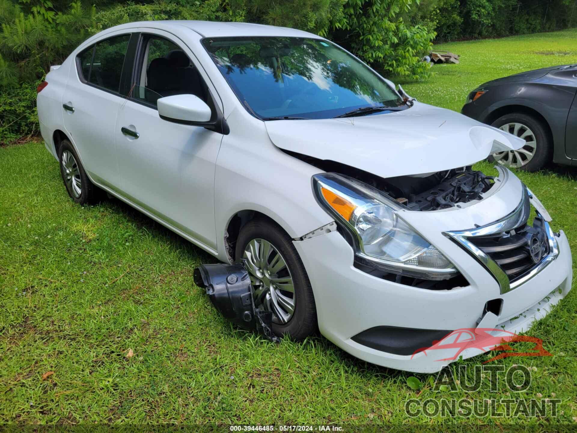 NISSAN VERSA 2018 - 3N1CN7AP0JK408949