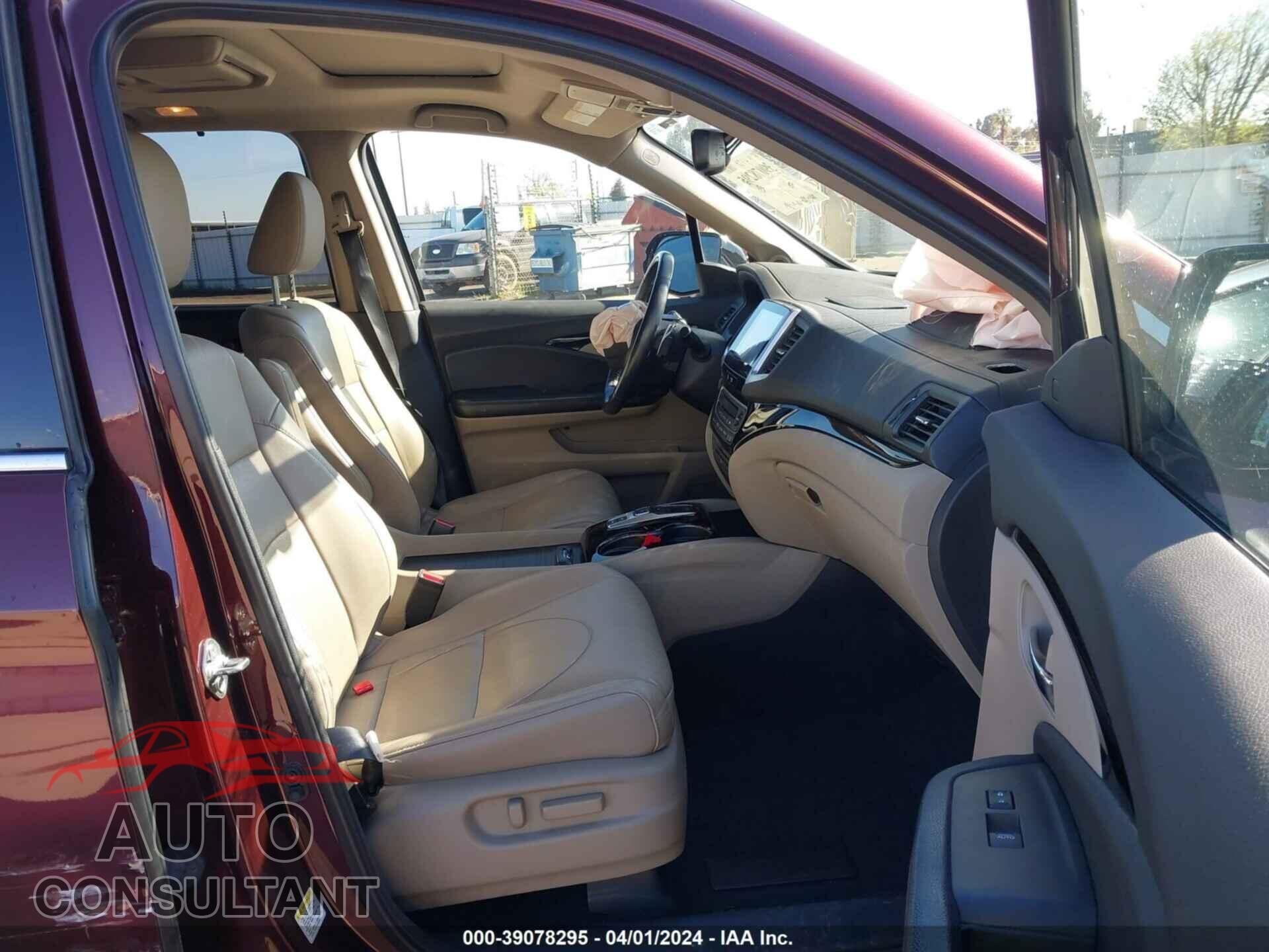 HONDA PILOT 2016 - 5FNYF6H05GB031801