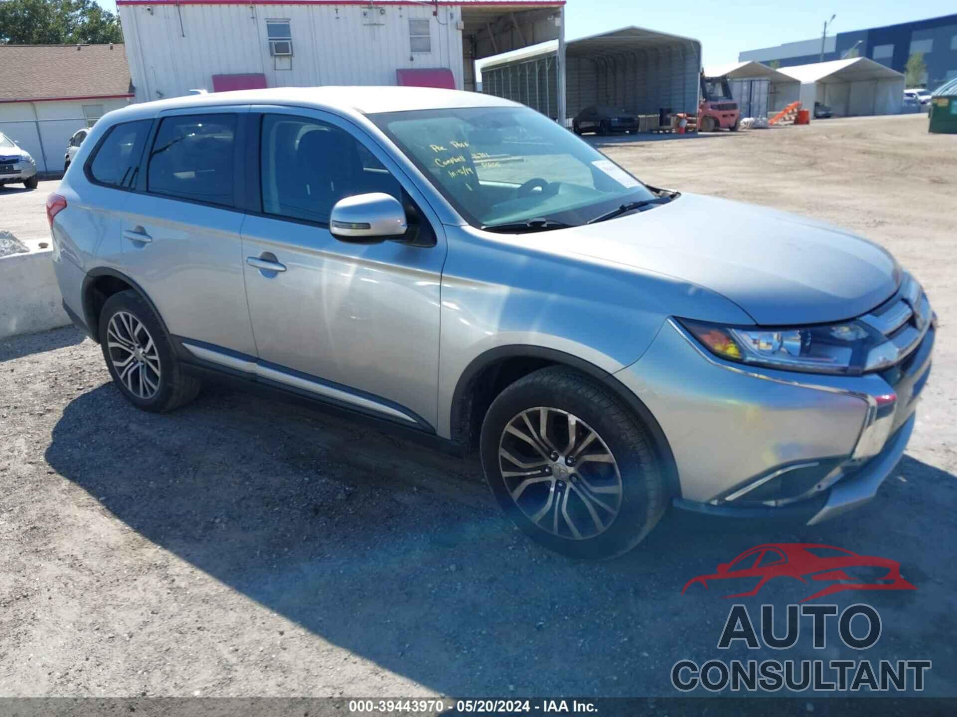 MITSUBISHI OUTLANDER 2018 - JA4AZ3A33JJ000729