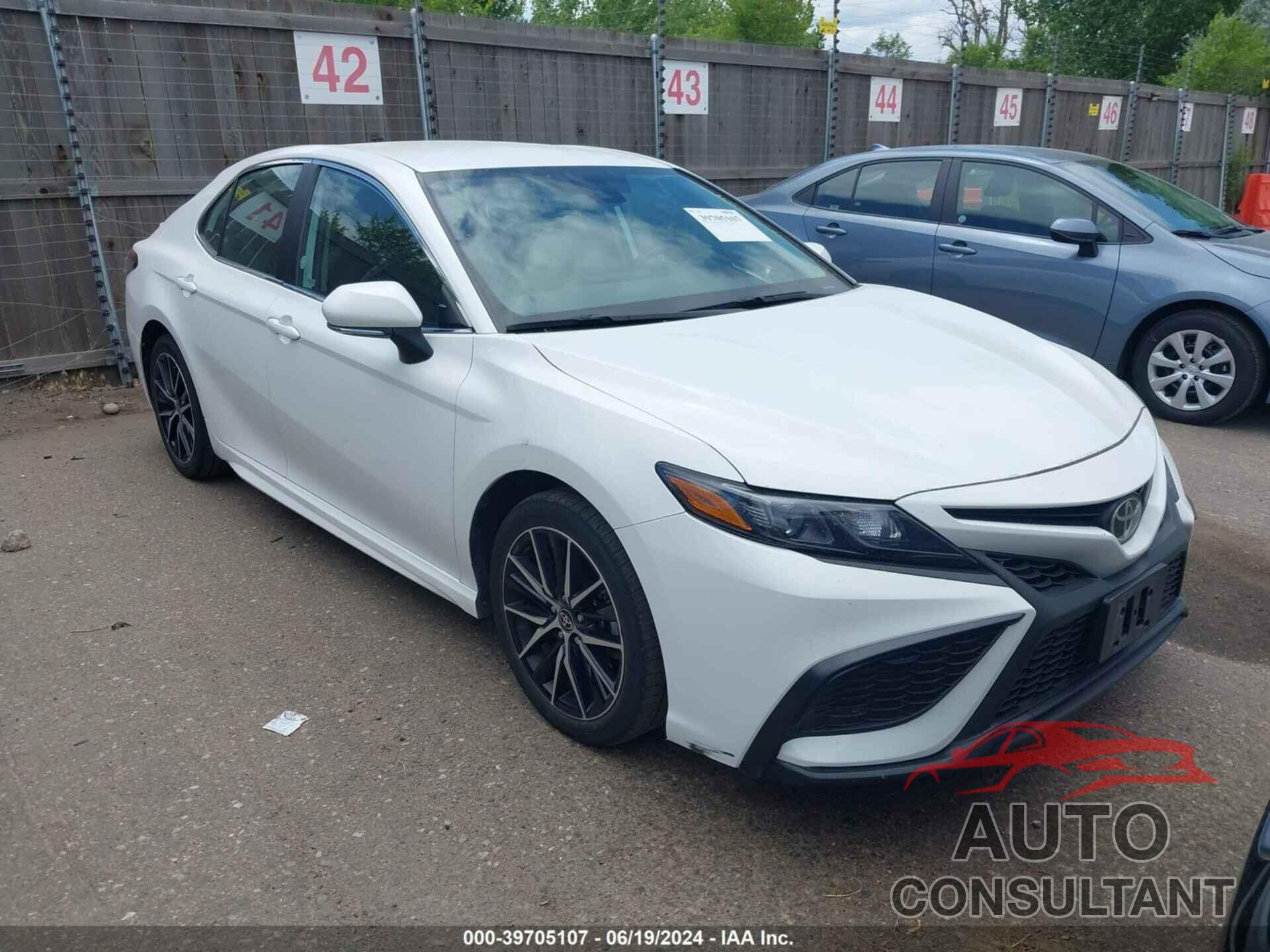TOYOTA CAMRY 2023 - 4T1G11AK4PU770492