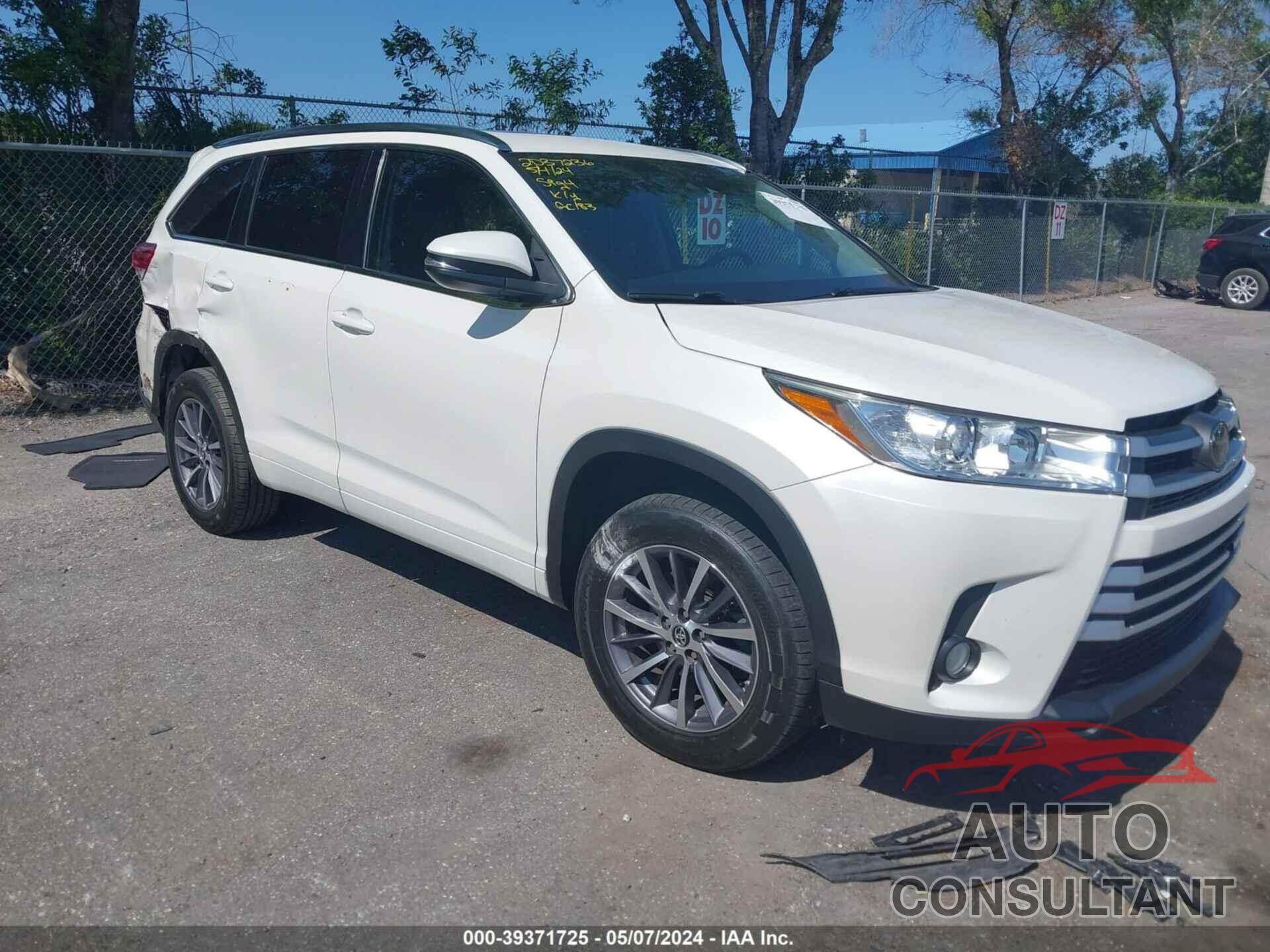 TOYOTA HIGHLANDER 2018 - 5TDKZRFH8JS264470