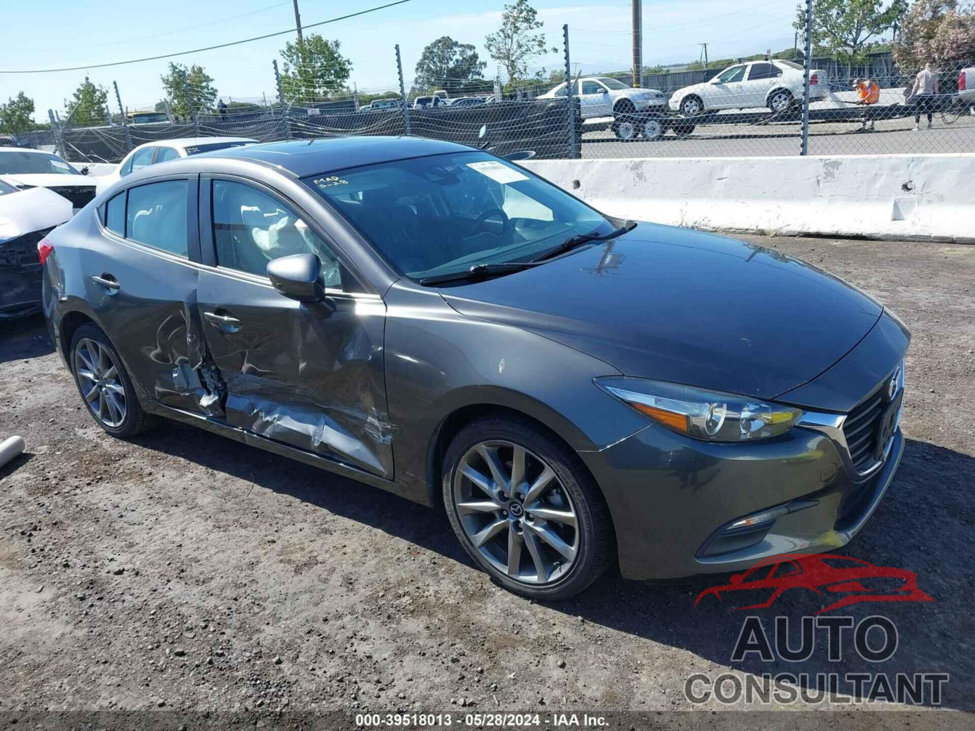 MAZDA MAZDA3 2018 - JM1BN1V31J1159043