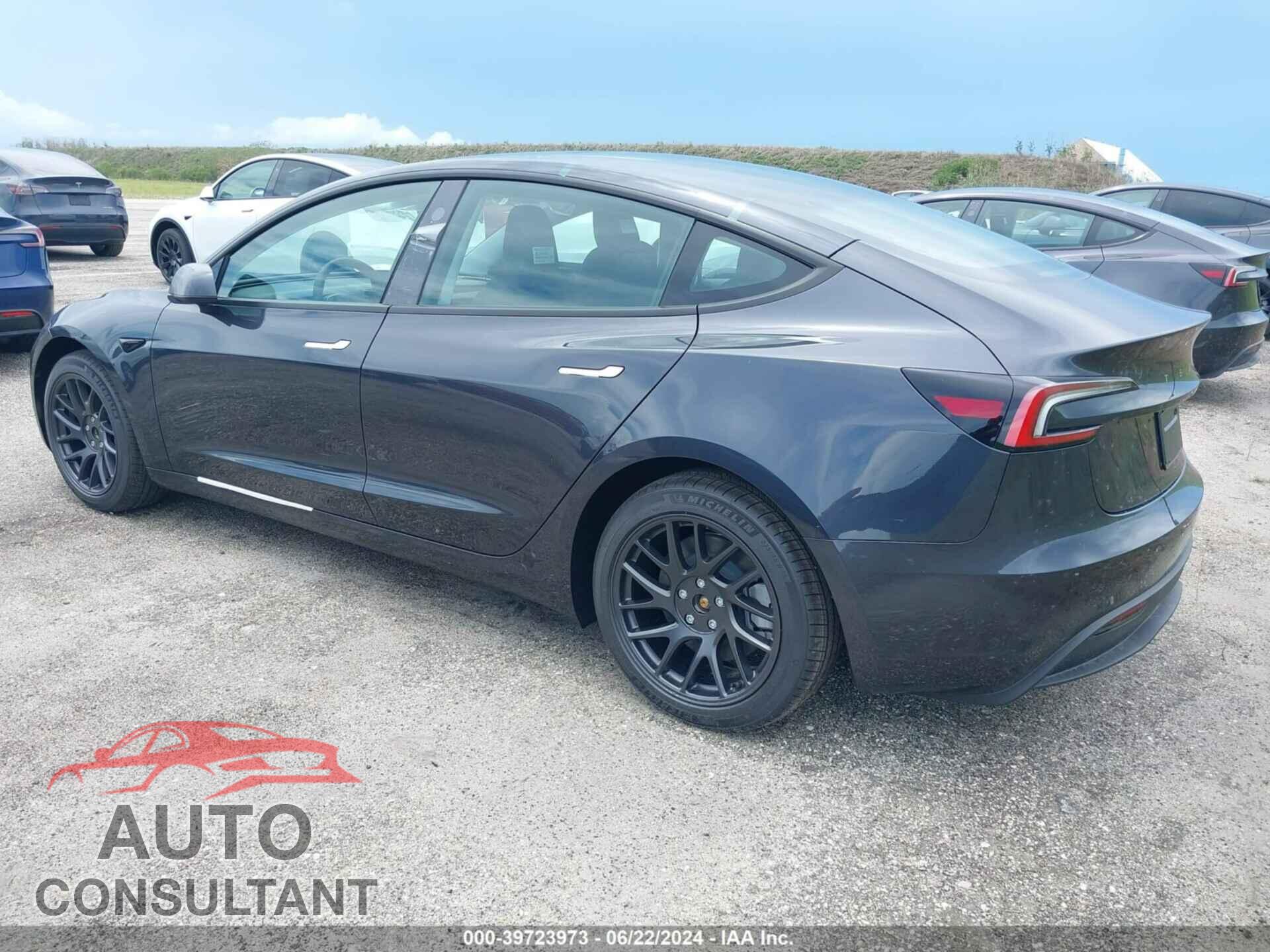 TESLA MODEL 3 2024 - 5YJ3E1EA3RF749704