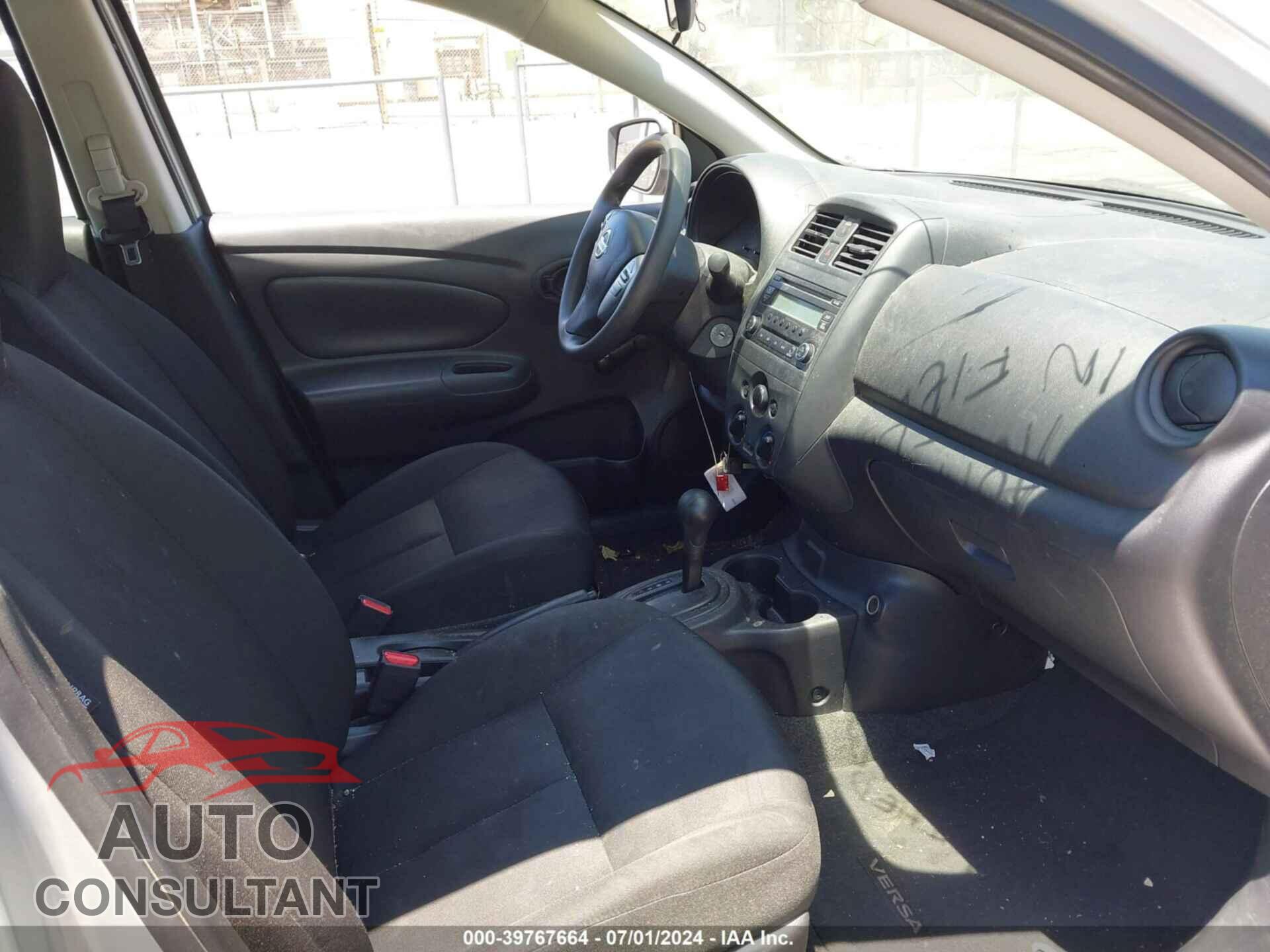 NISSAN VERSA 2017 - 3N1CN7AP1HL822018