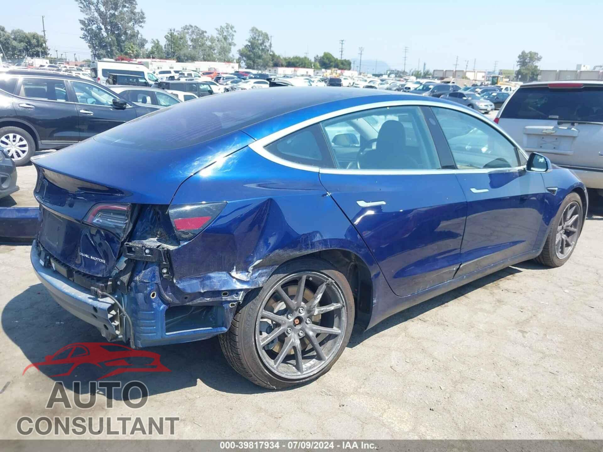 TESLA MODEL 3 2018 - 5YJ3E1EB0JF105302