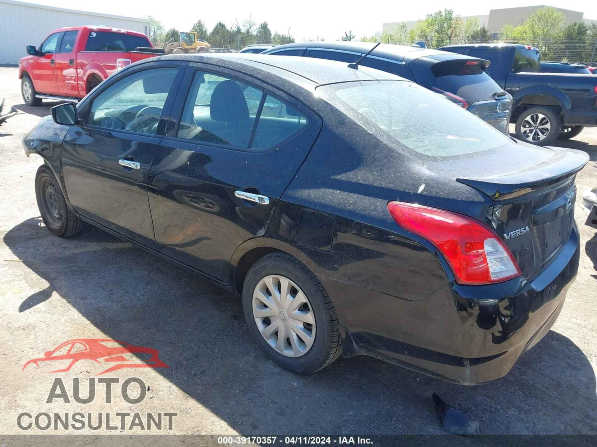 NISSAN VERSA 2017 - 3N1CN7AP3HL834011