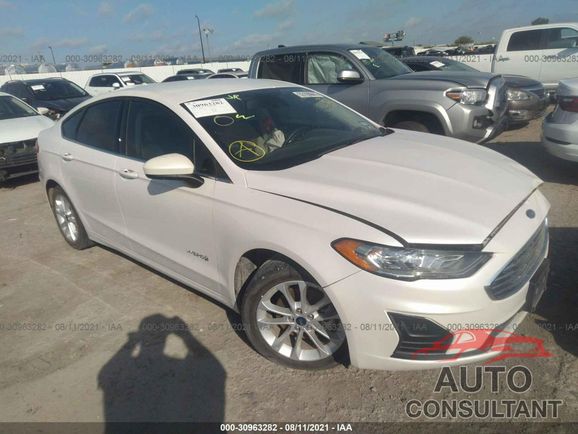 FORD FUSION HYBRID 2019 - 3FA6P0LU1KR132147