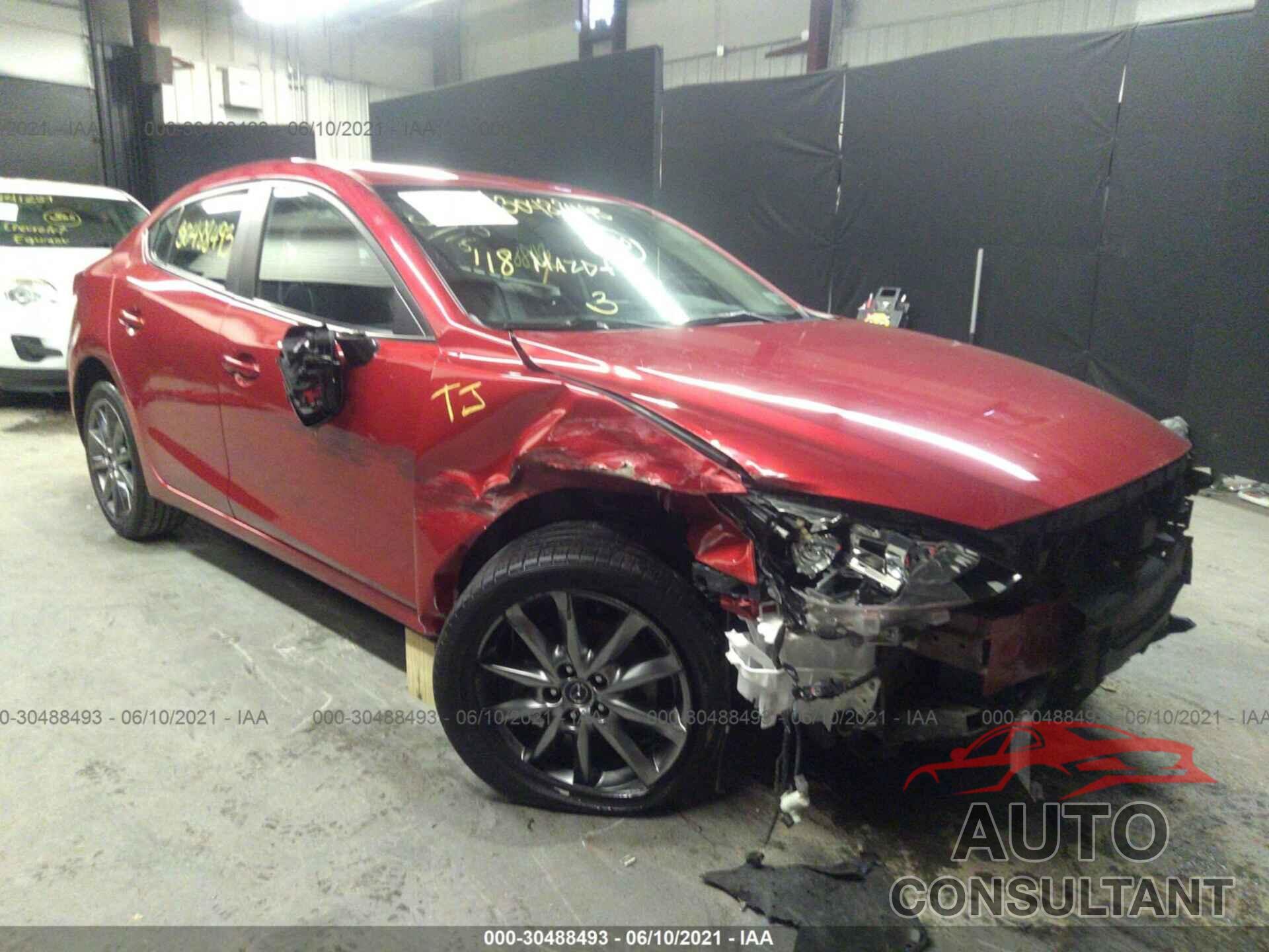 MAZDA MAZDA3 4-DOOR 2018 - 3MZBN1V32JM237815