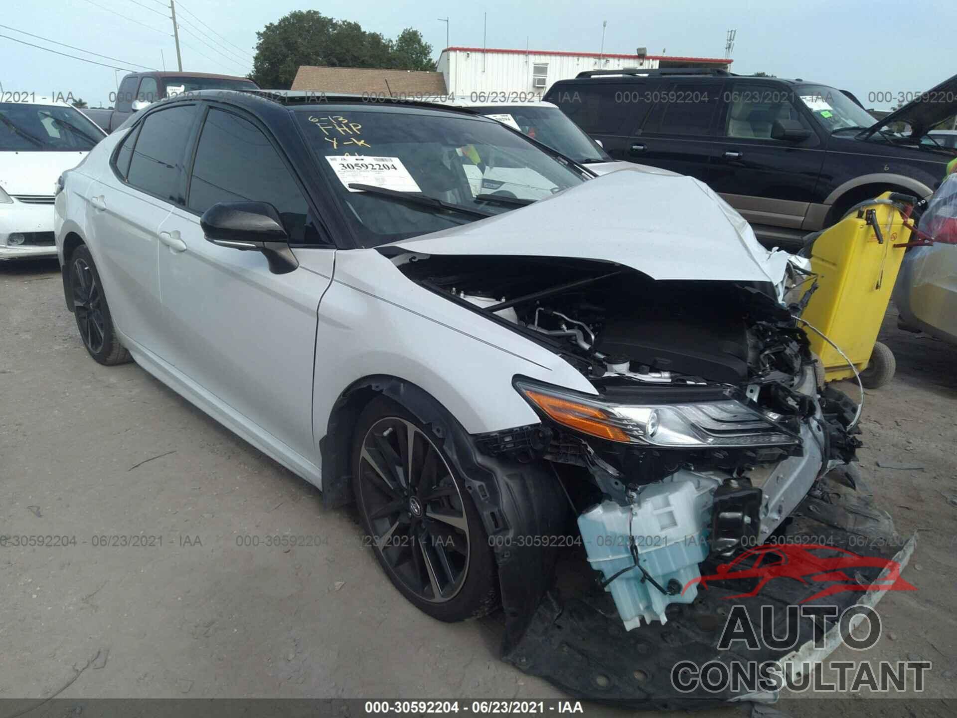 TOYOTA CAMRY 2018 - 4T1BZ1HK8JU011750